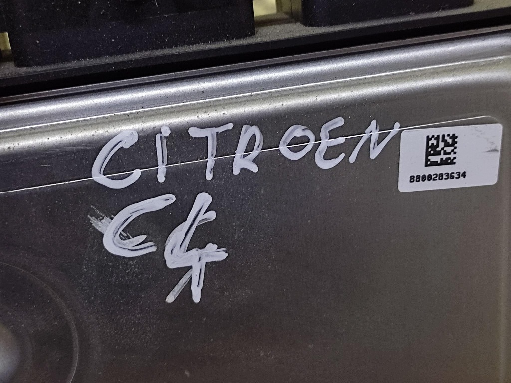 CITROEN C4 bedienteil des motors 9657595880
