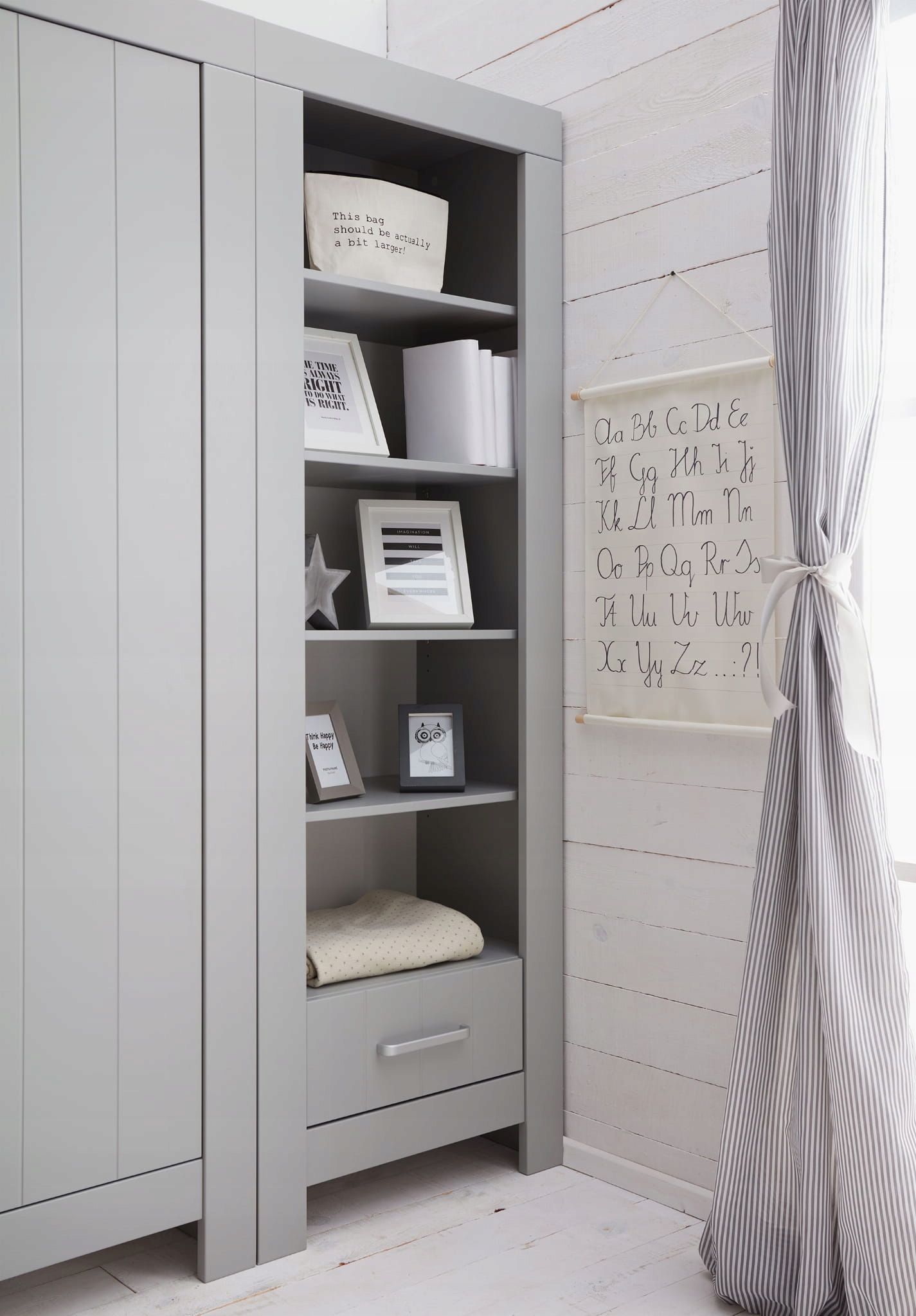 Pinio Calmo Regał z szufladą do pokoju dziecka Marka Pinio