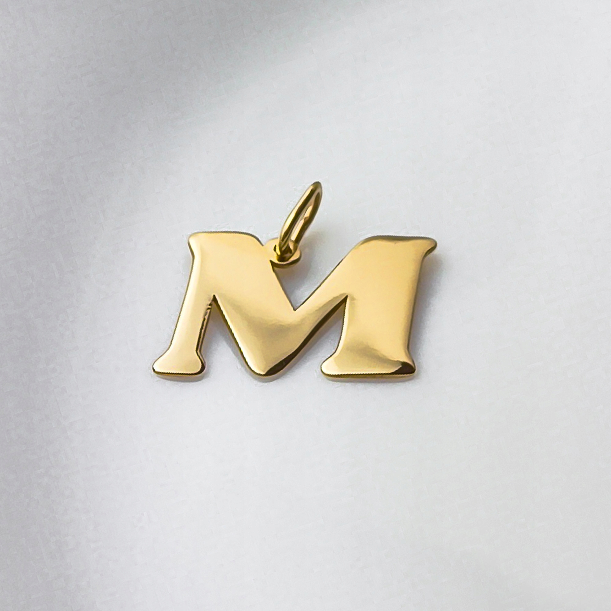 Zlatý přívěsek písmenko M – pr.585