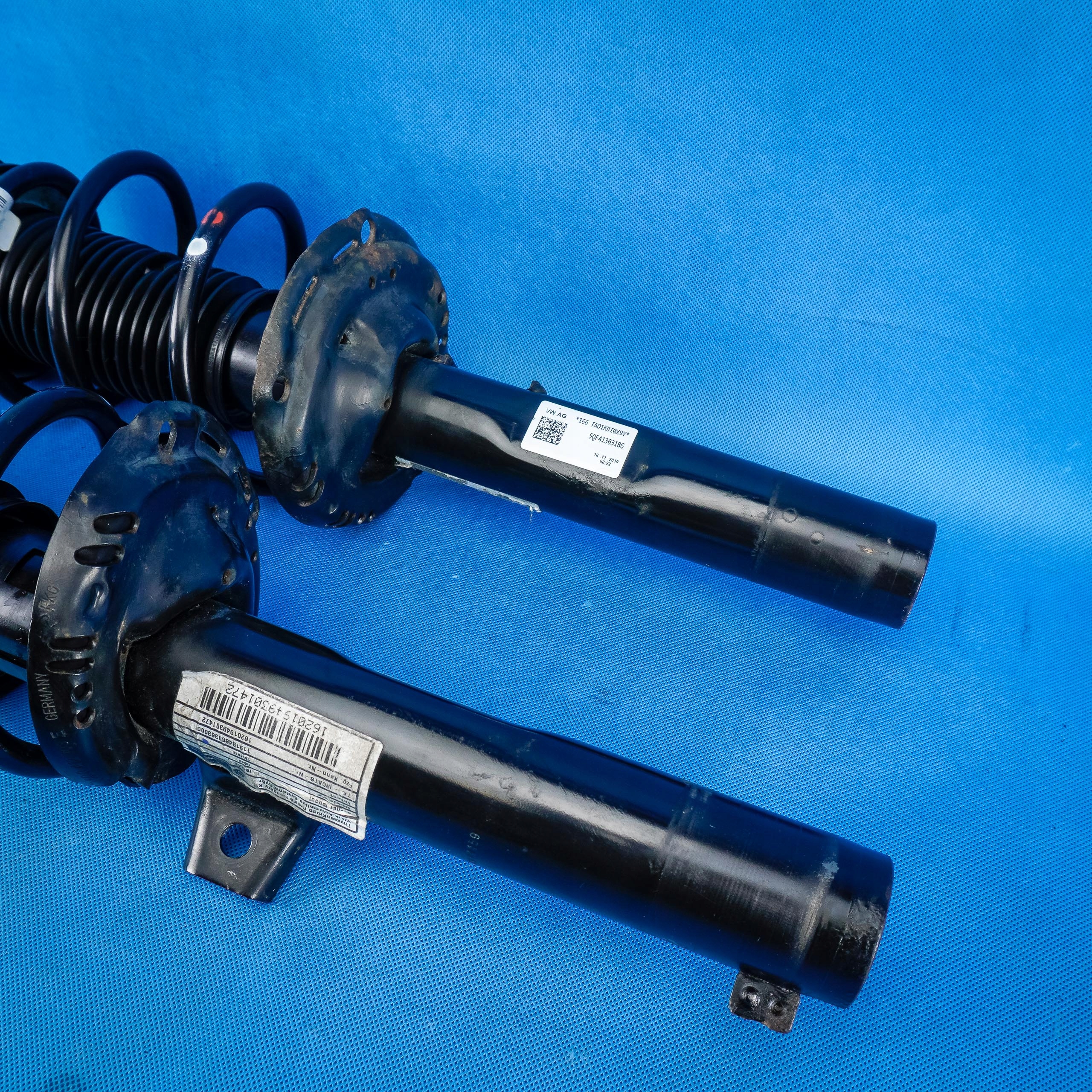 shock absorbers front front komplet Audi Q3 83A 5QF413031BG 28km original