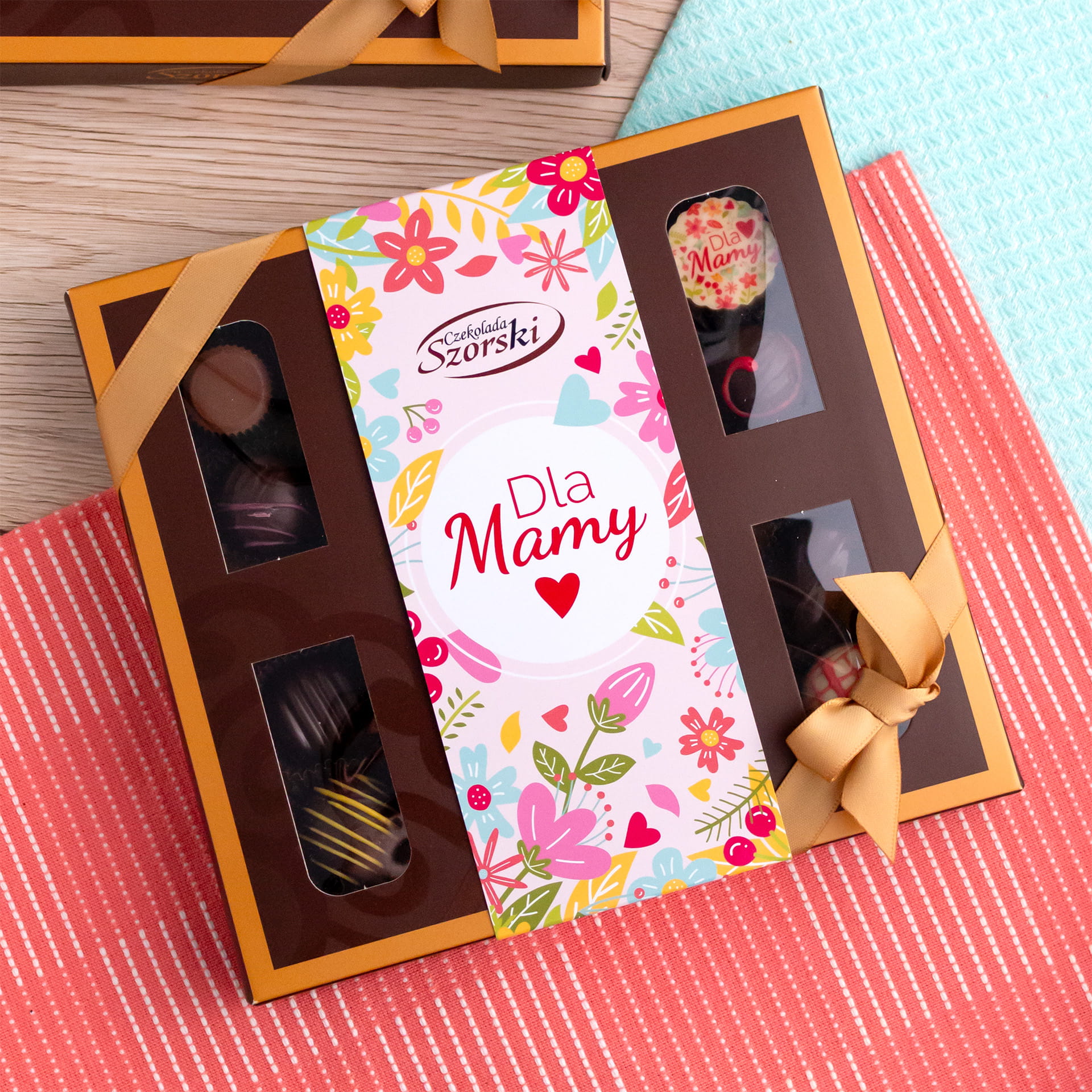 Bombonierka z czekoladkami Dla Mamy z tabliczką czekolady i 8 pralinami