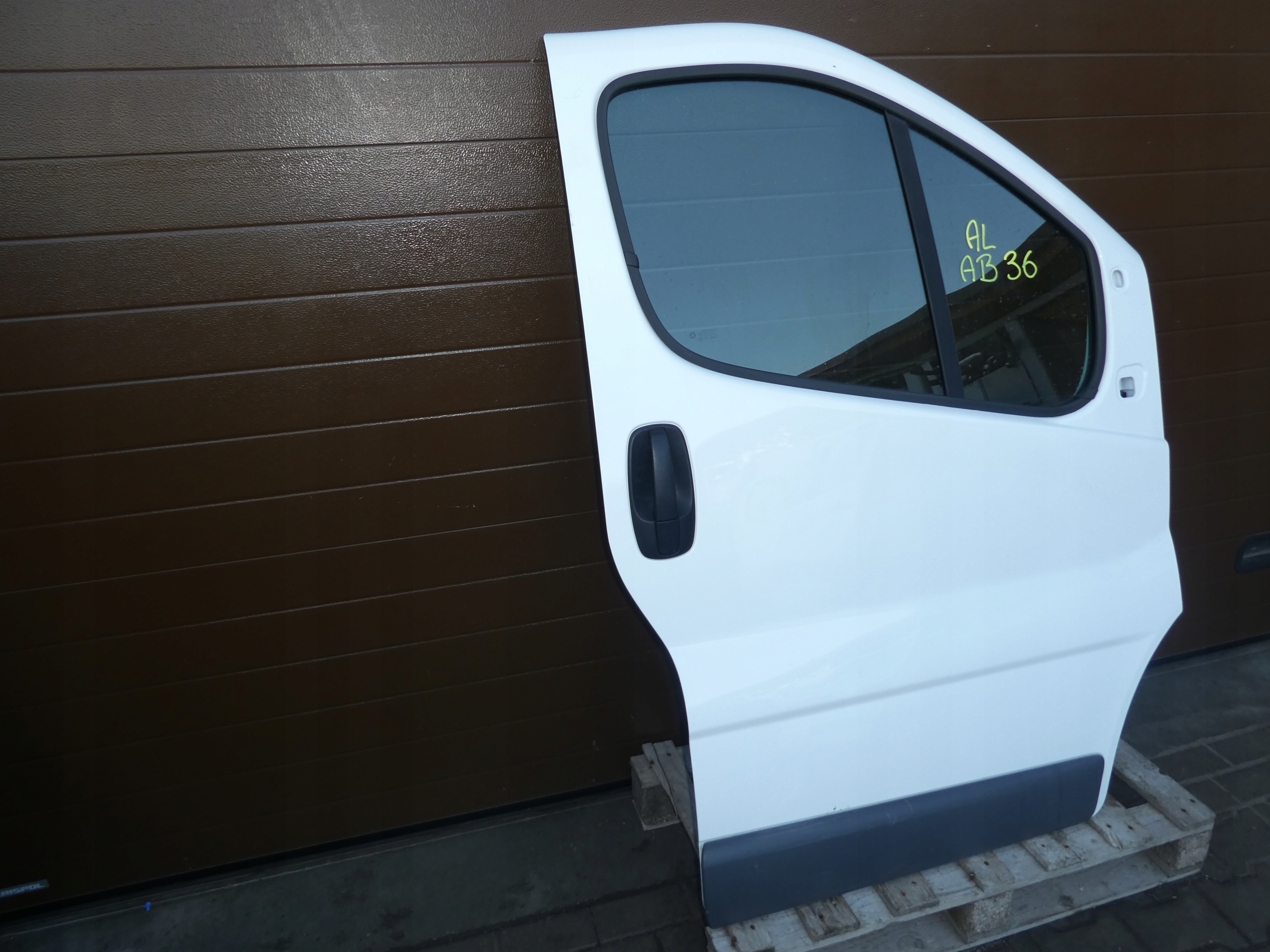 door front right TRAFIC II VIVARO PRIMASTAR complete BIALE