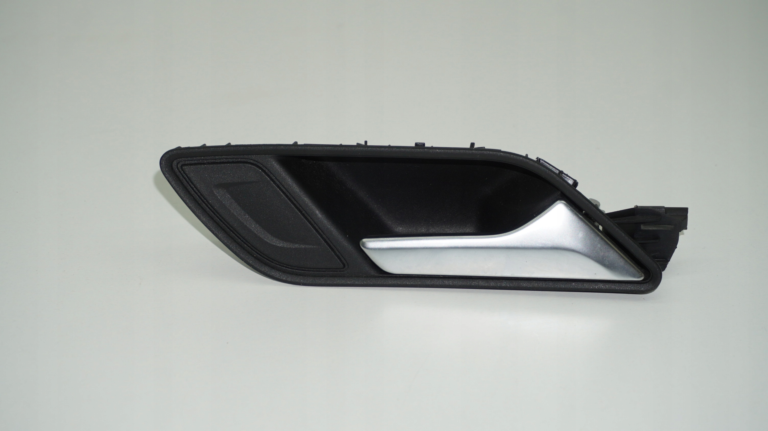 AUDI A3 8V handle door inner right rear part