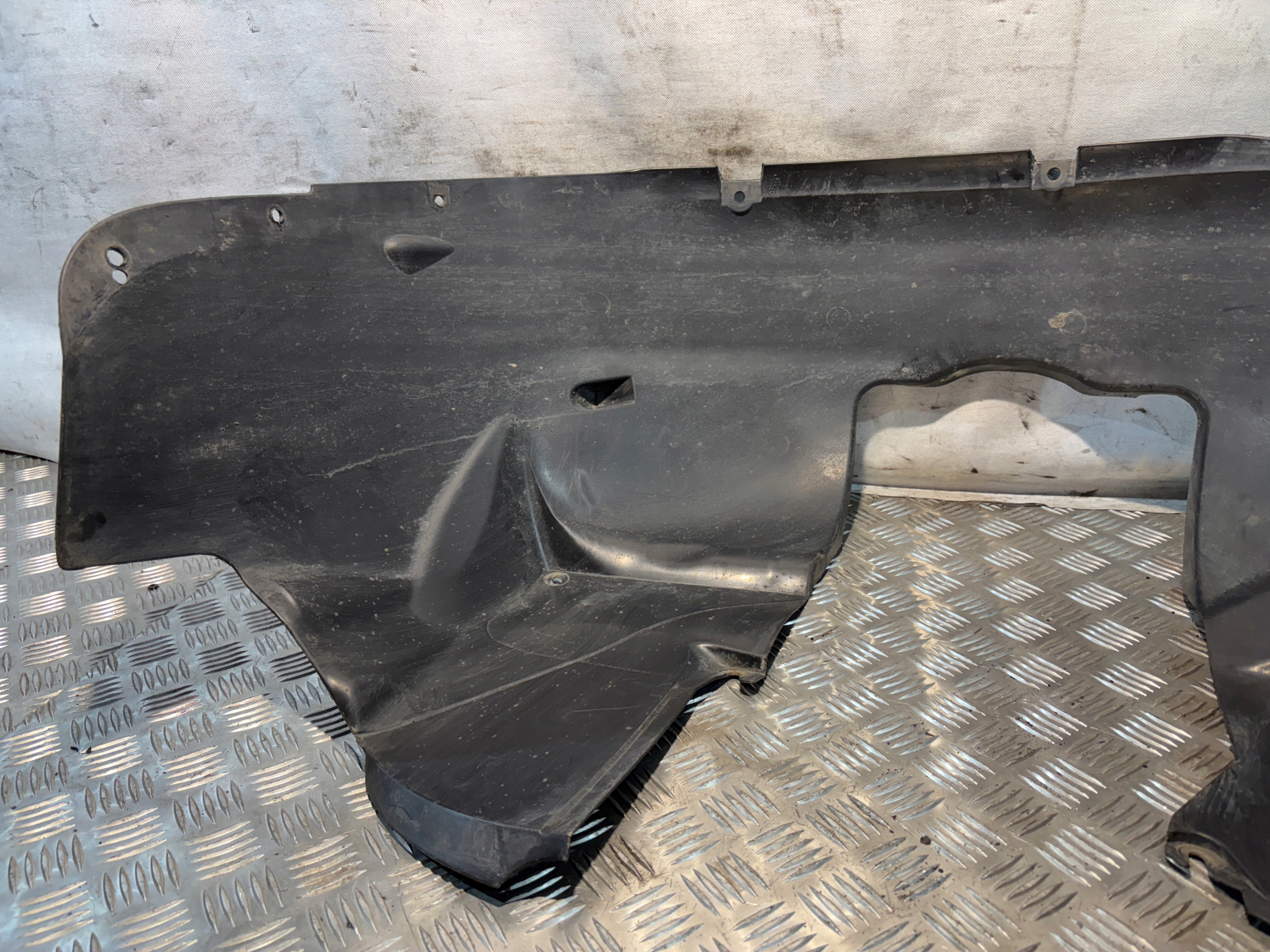 mudguard left front Volvo XC90 and 1 30763614