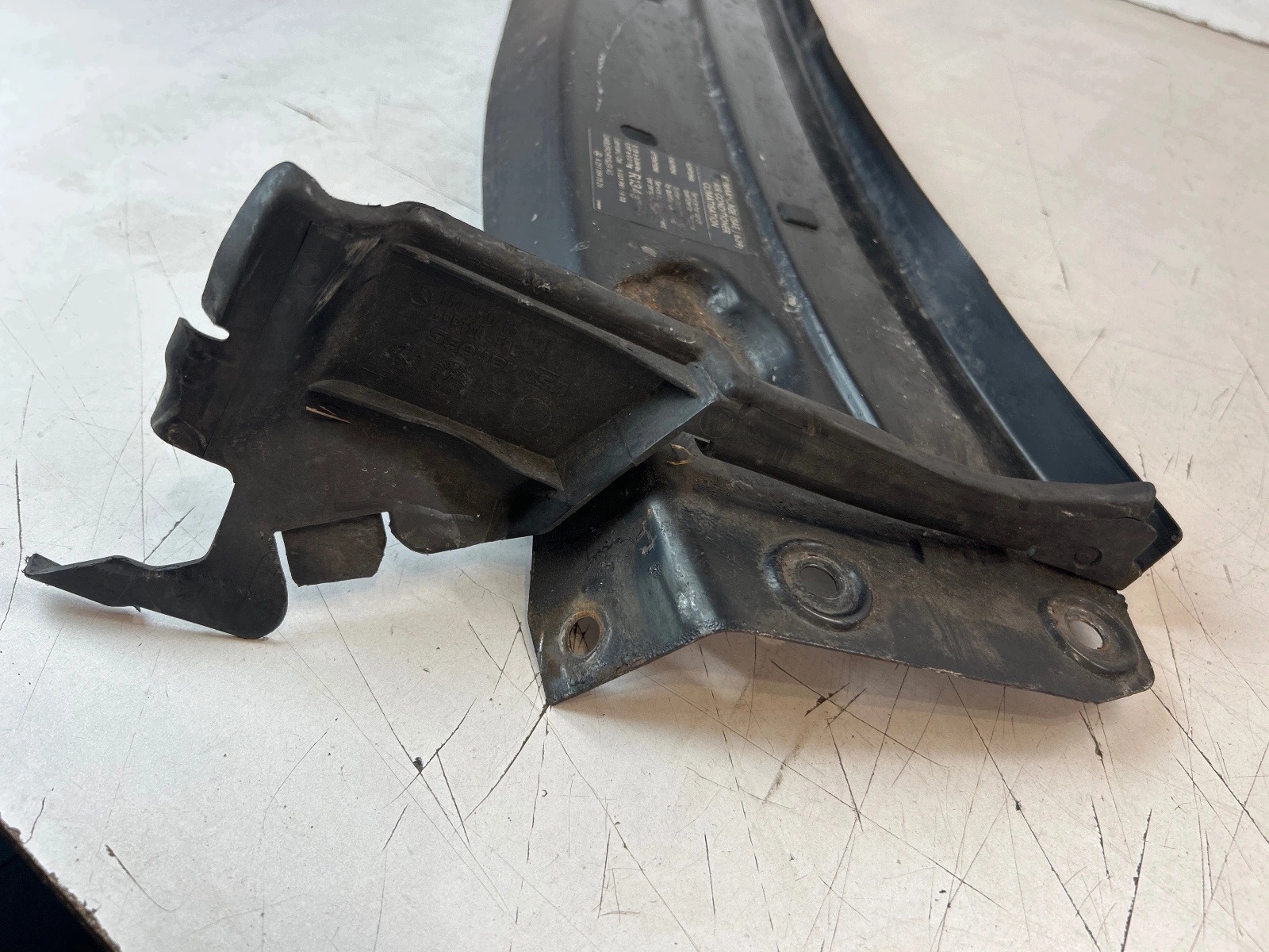 console wall support of the front upper Mercedes ML W164