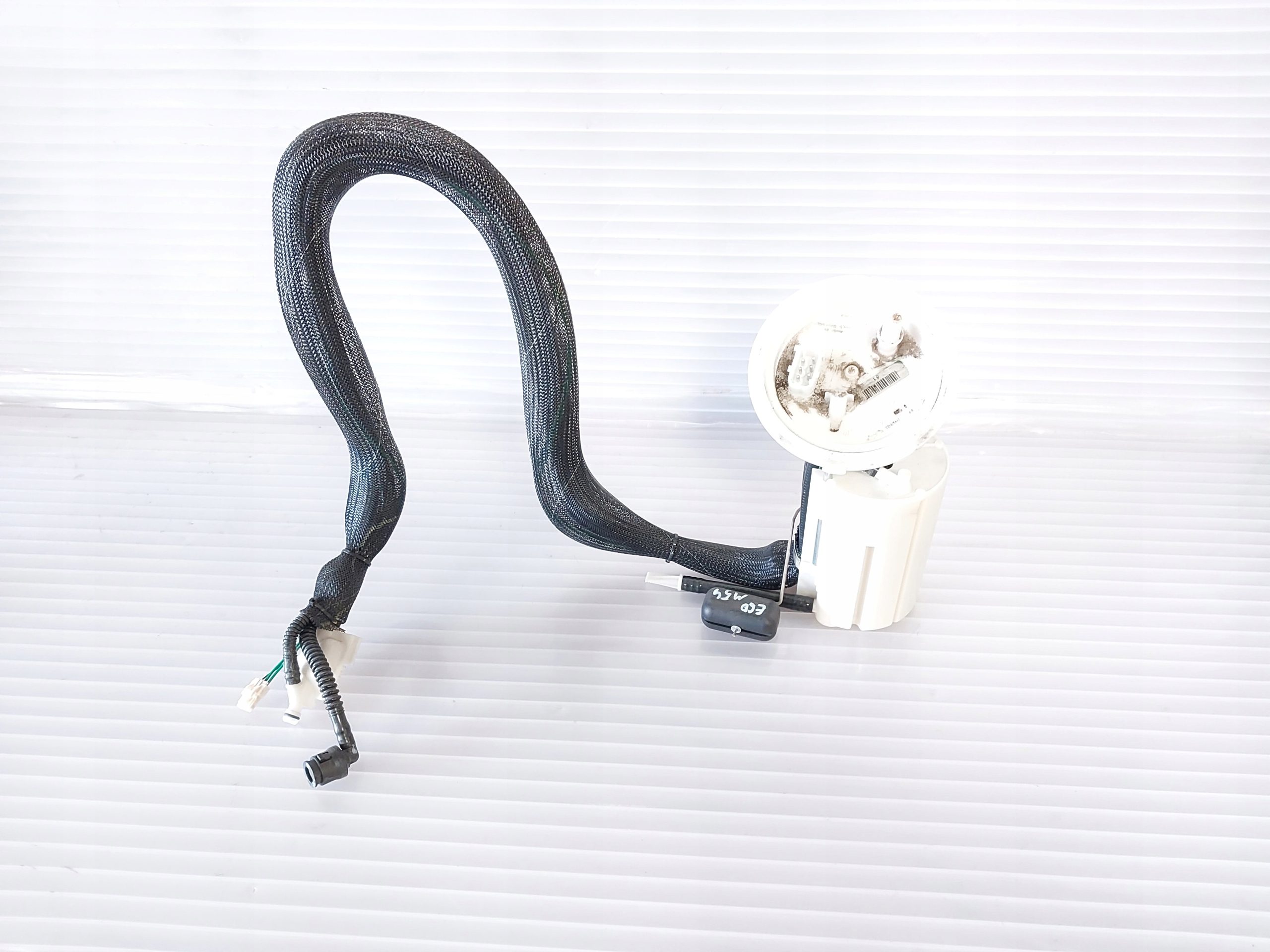 BMW E60 E61 pompa paliwa M54 6765778 OE