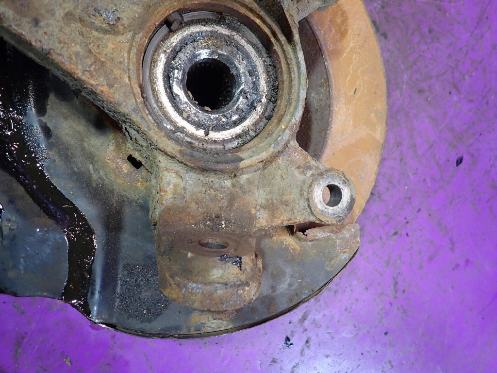 Honda CR-V III 06-09 2.2 поворотный кулак ступица под ABS 295mm