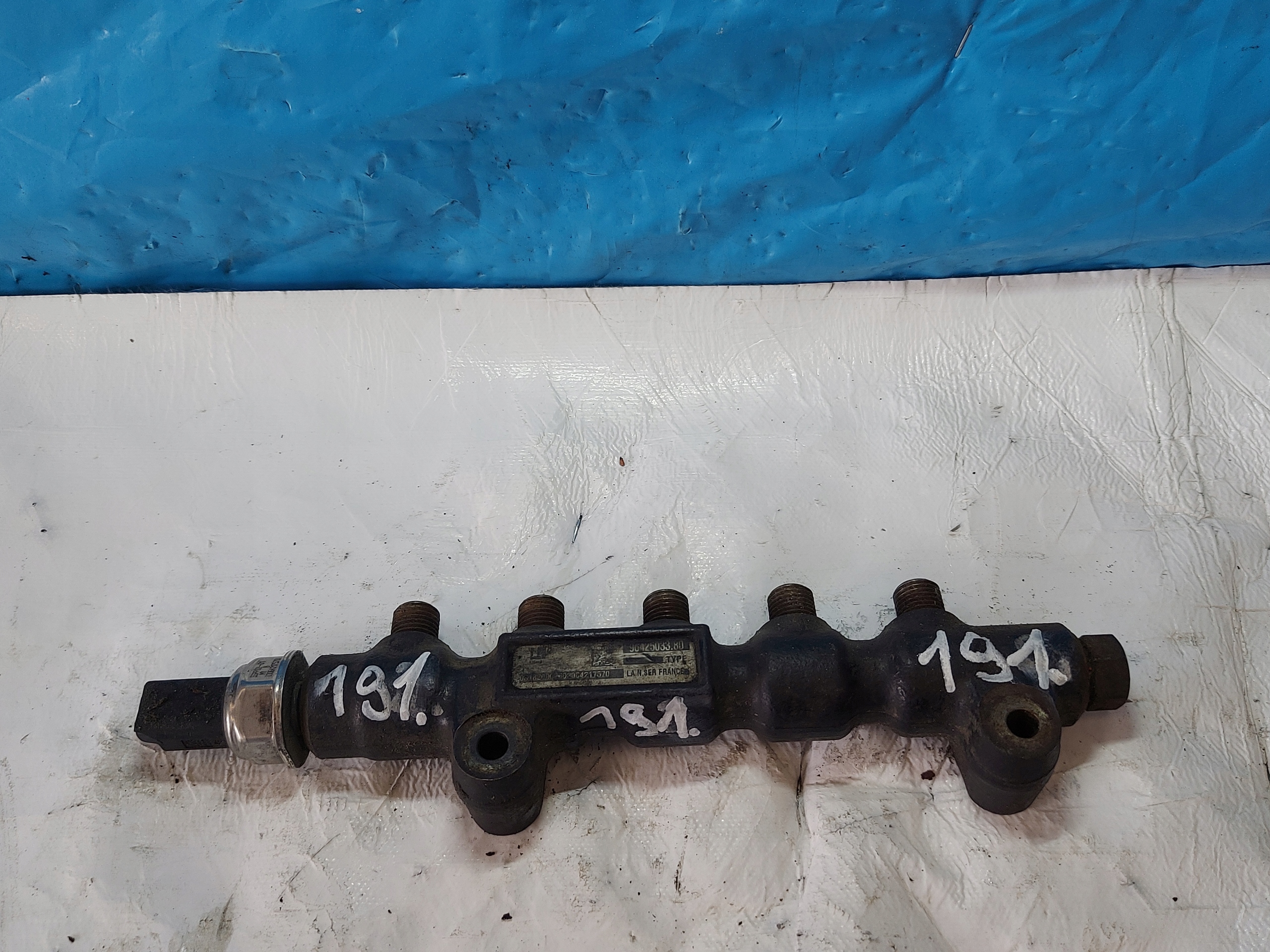 Rampe injection CITROEN C3 1.4 HDI 9642503380