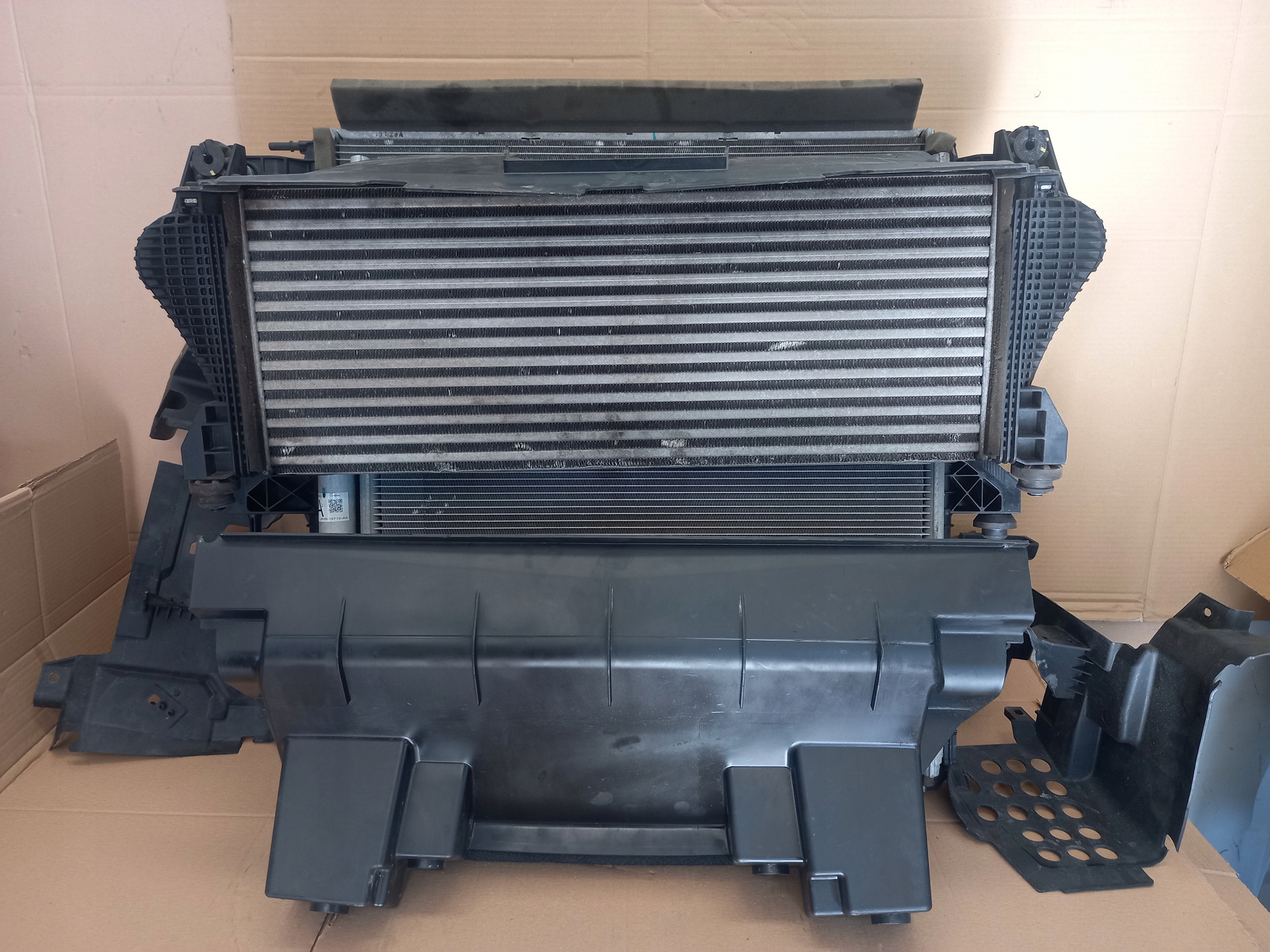 KOMPLET CHŁODNIC FORD RANGER RAPTOR WILDTRACK 19- Typ samochodu 4x4/SUV Samochody osobowe