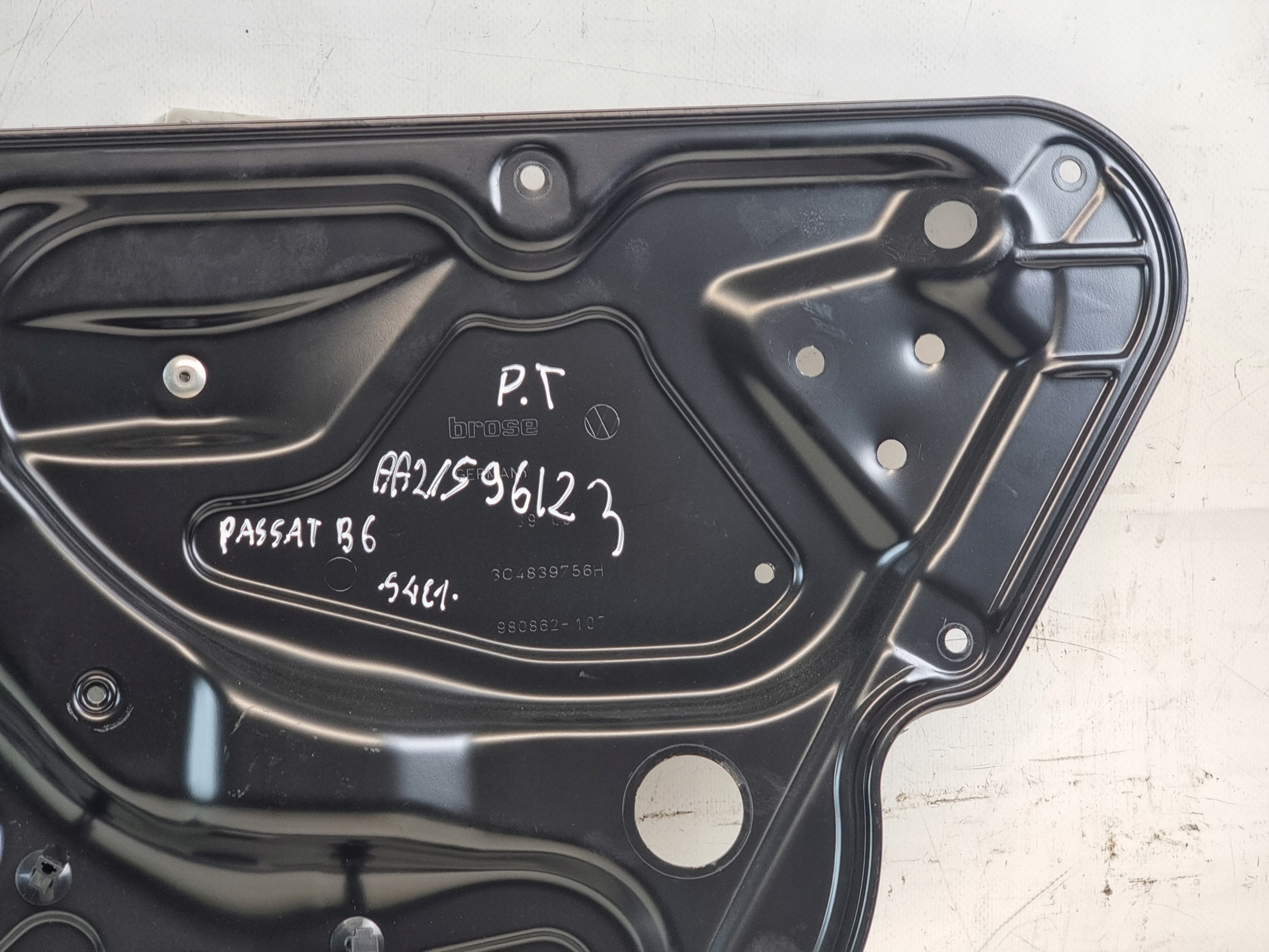 window regulator right rear part OE 3C4839756H VW PASSAT B6 06R