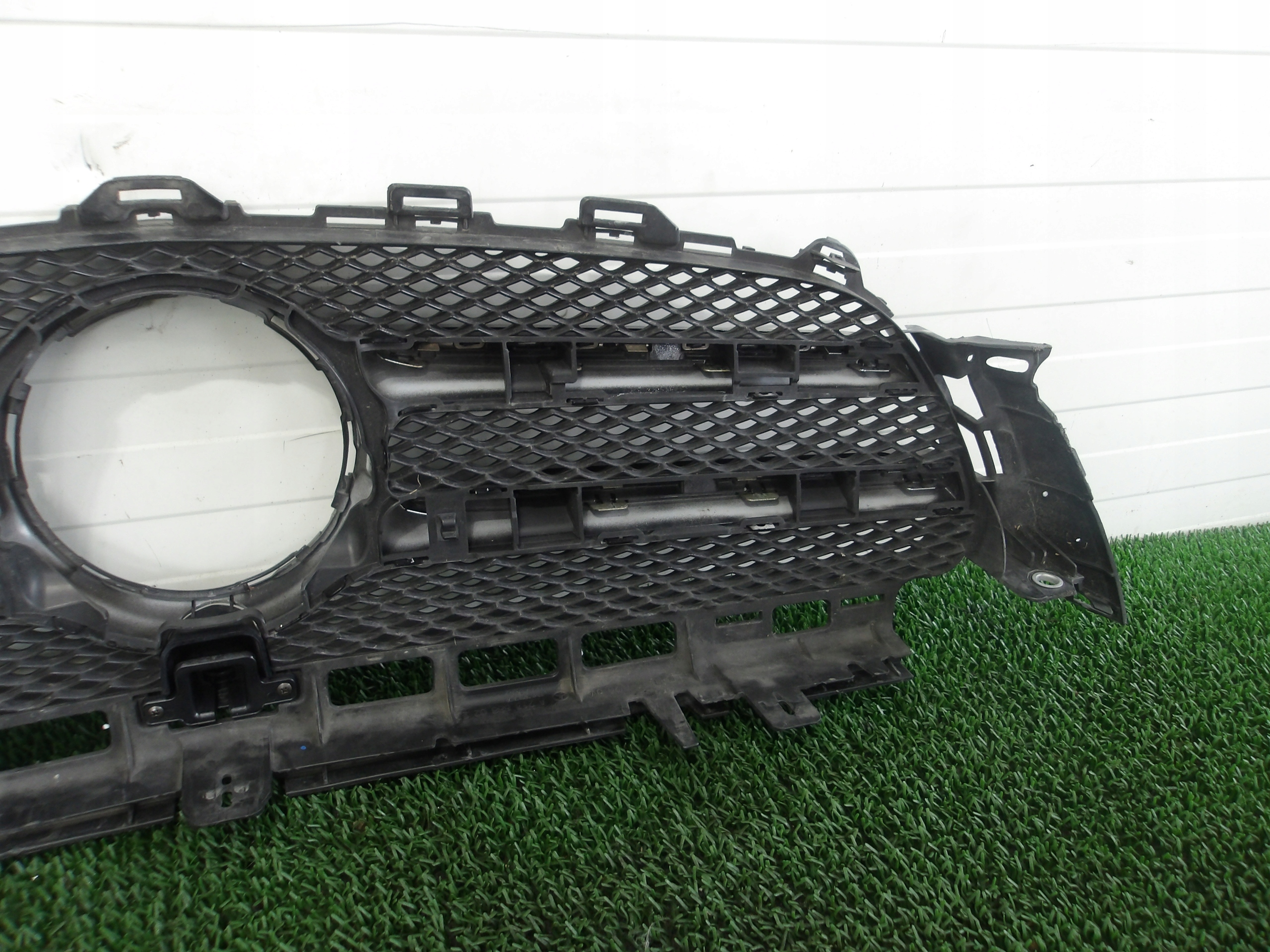 MERCEDES E-KLASA W213 16- grill grille front front below KAMERE OE