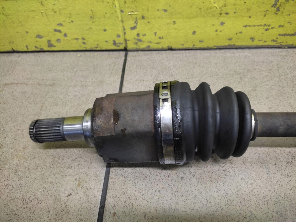 KIA RIO II 1.4 semi-axis right