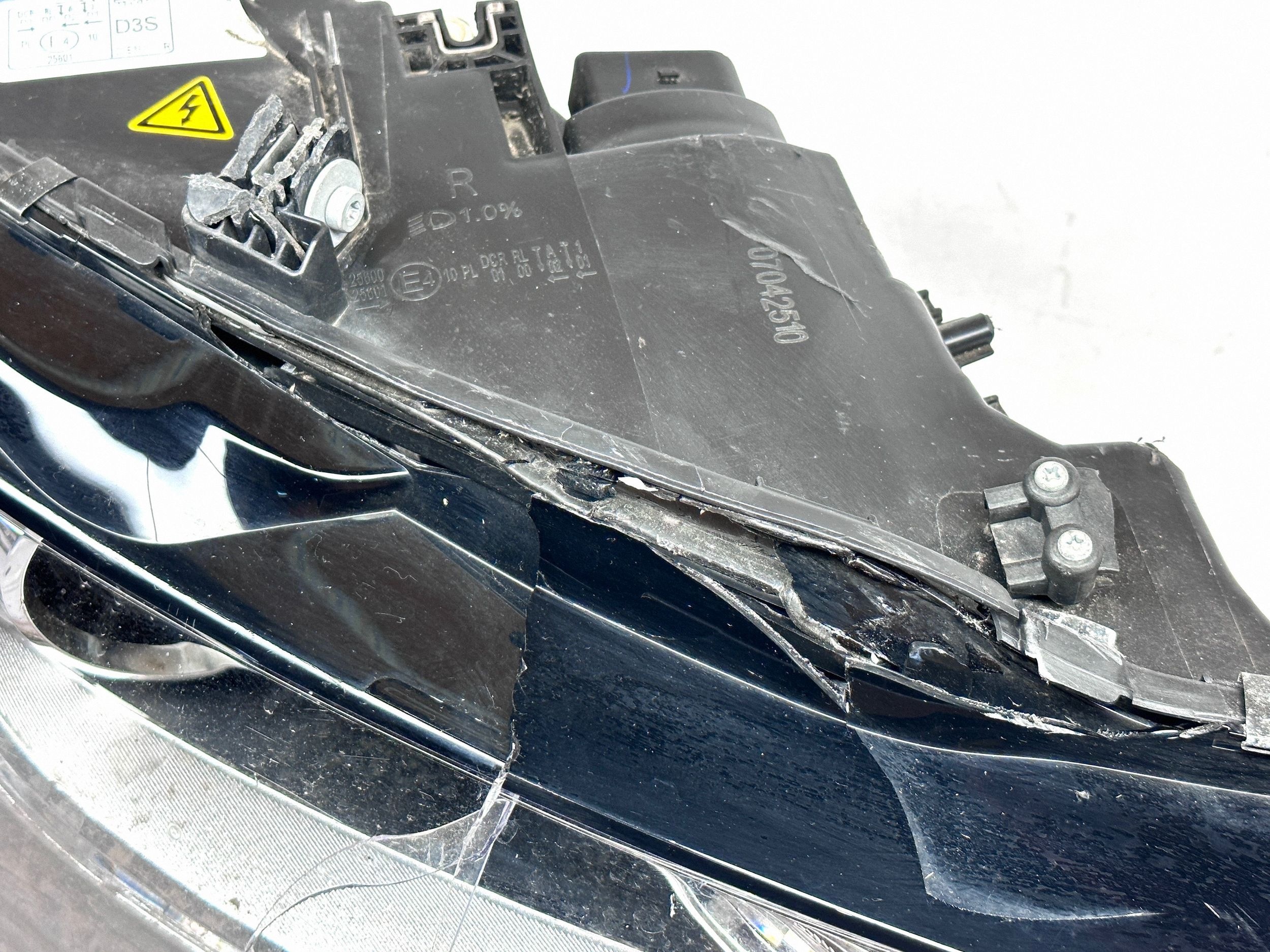 AUDI A4 S4 B8 8K LIFT REFLEKTOR light right front BIXENON TYC damaged UK