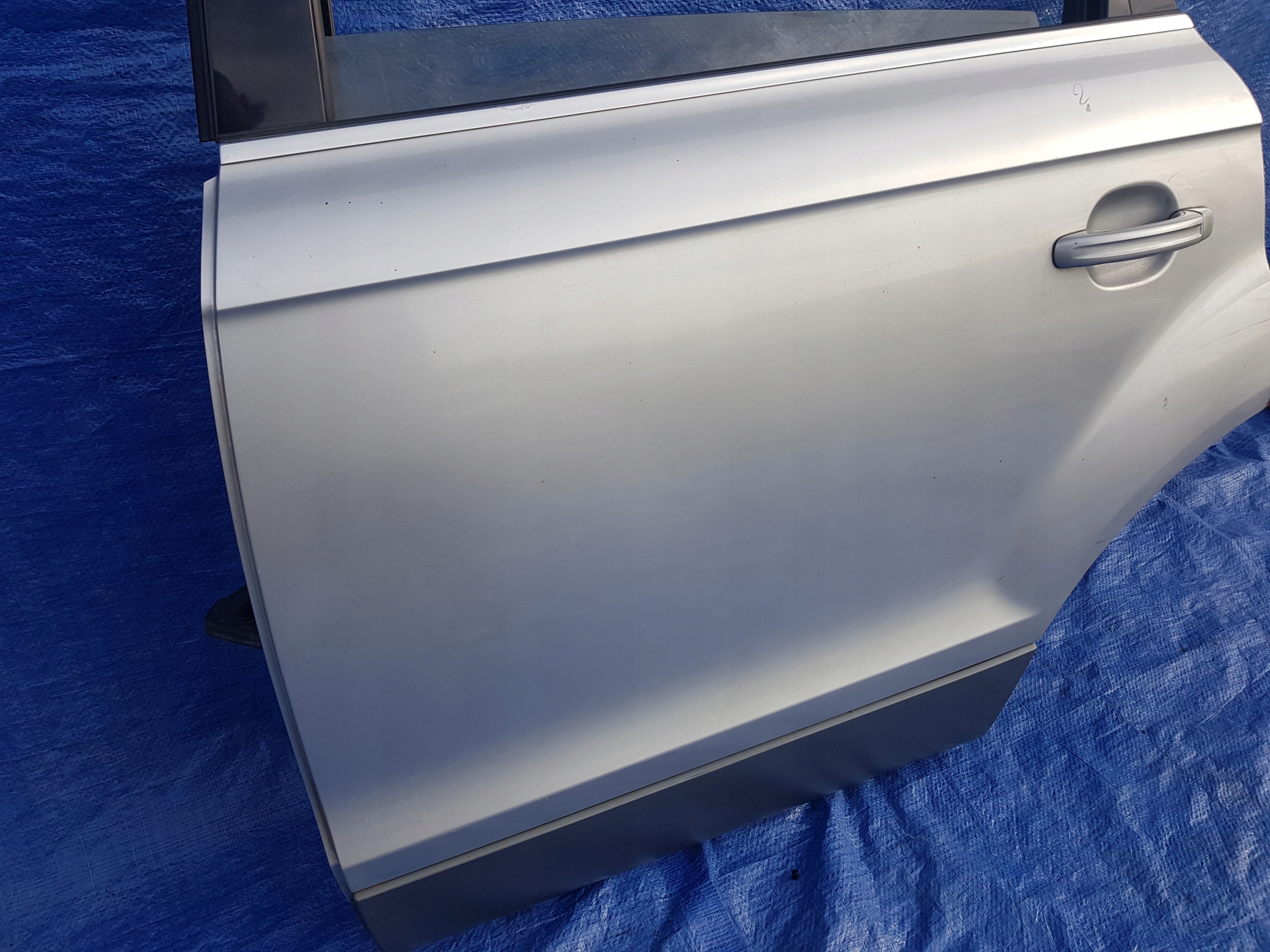 AUDI Q7 4L door left rear part rear.