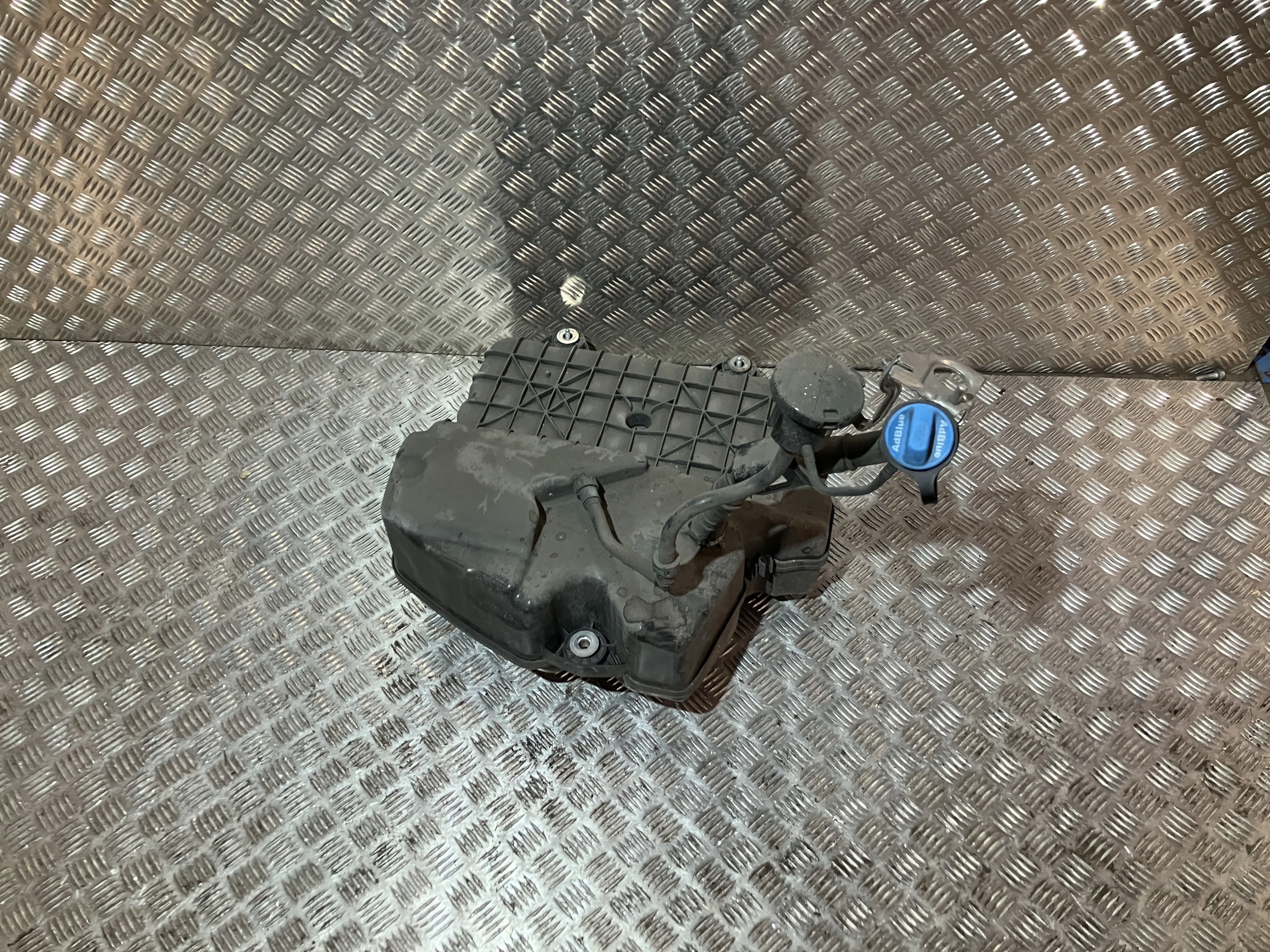 Mercedes-Benz OE A2054703901 zbiornik adblue kompletny