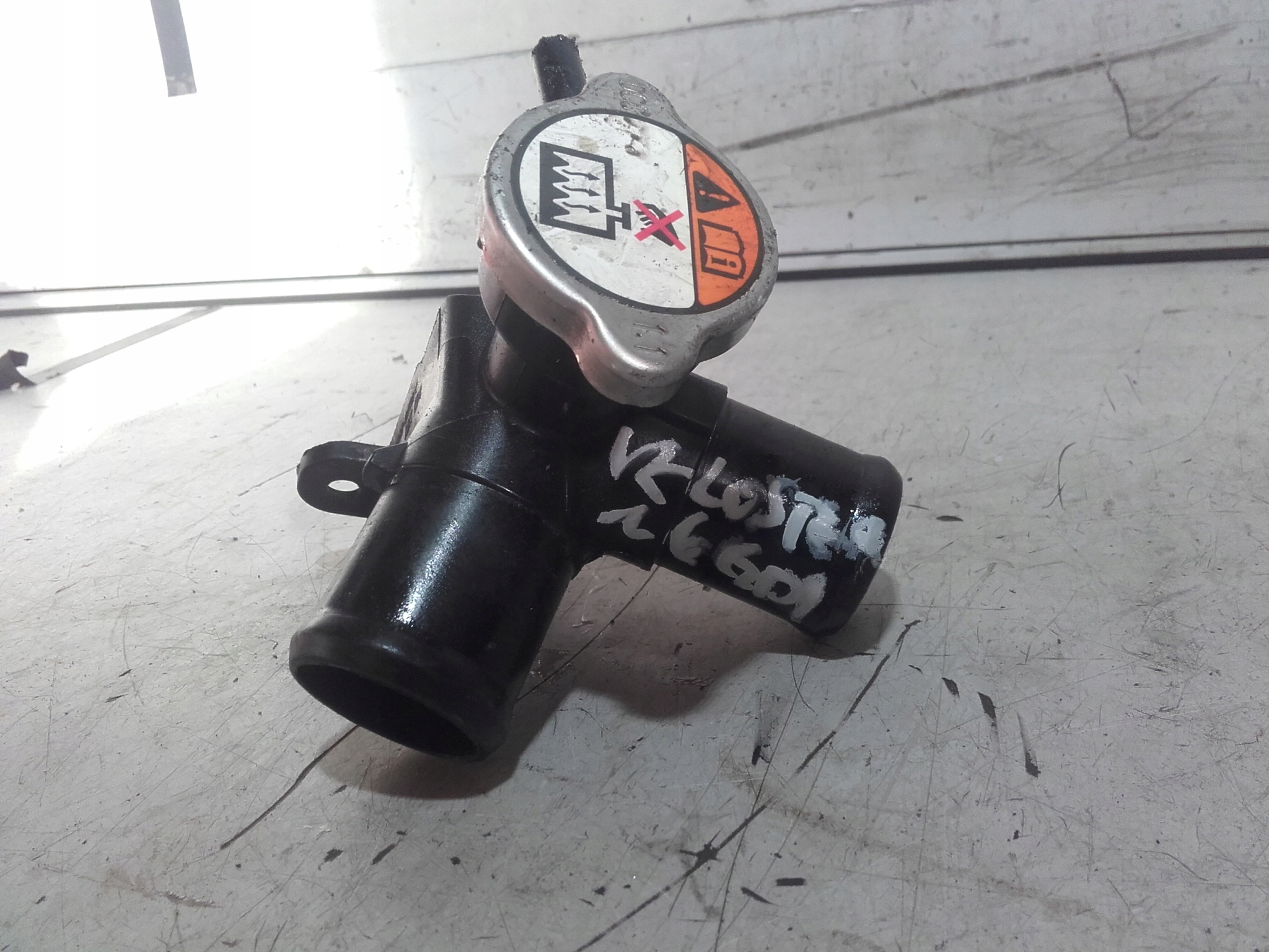 HYUNDAI VELOSTER ВОДОПРОВІД ШТУЦЕР 1.6 GDI