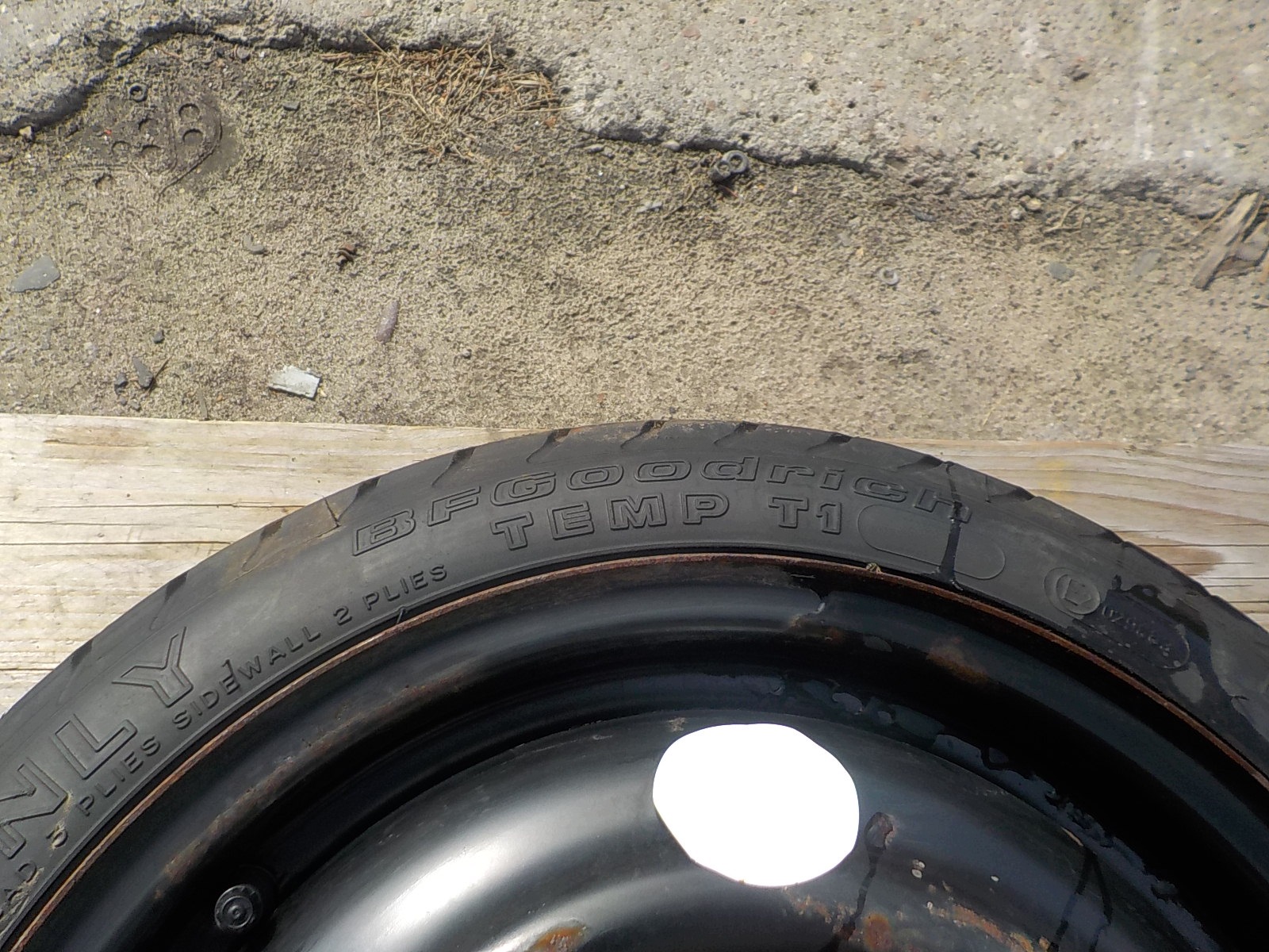 TOYOTA YARIS et VERSO Roue de secours R14 2140666
