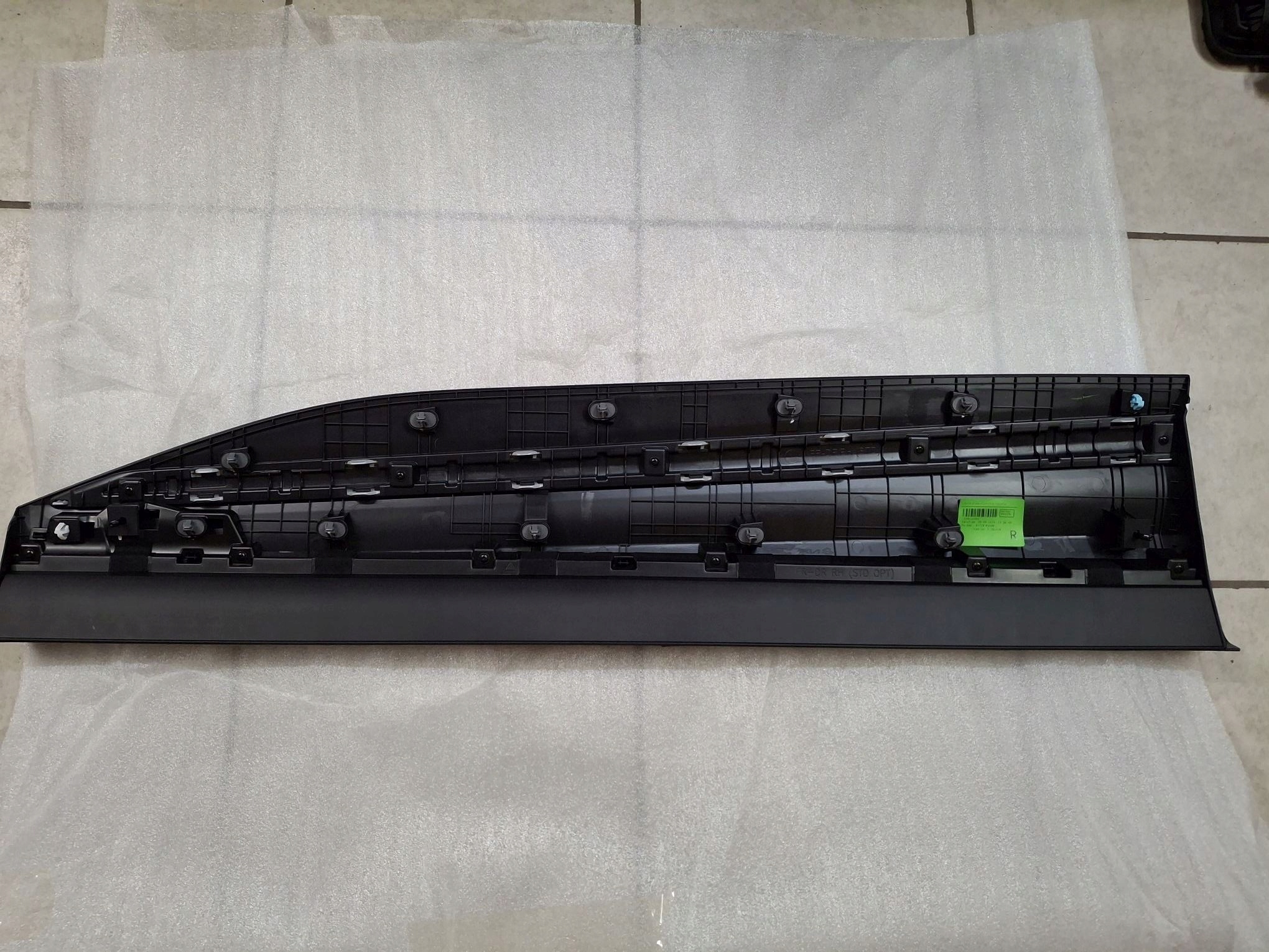 moulding for door right front KIA SPORTAGE V 2021R->