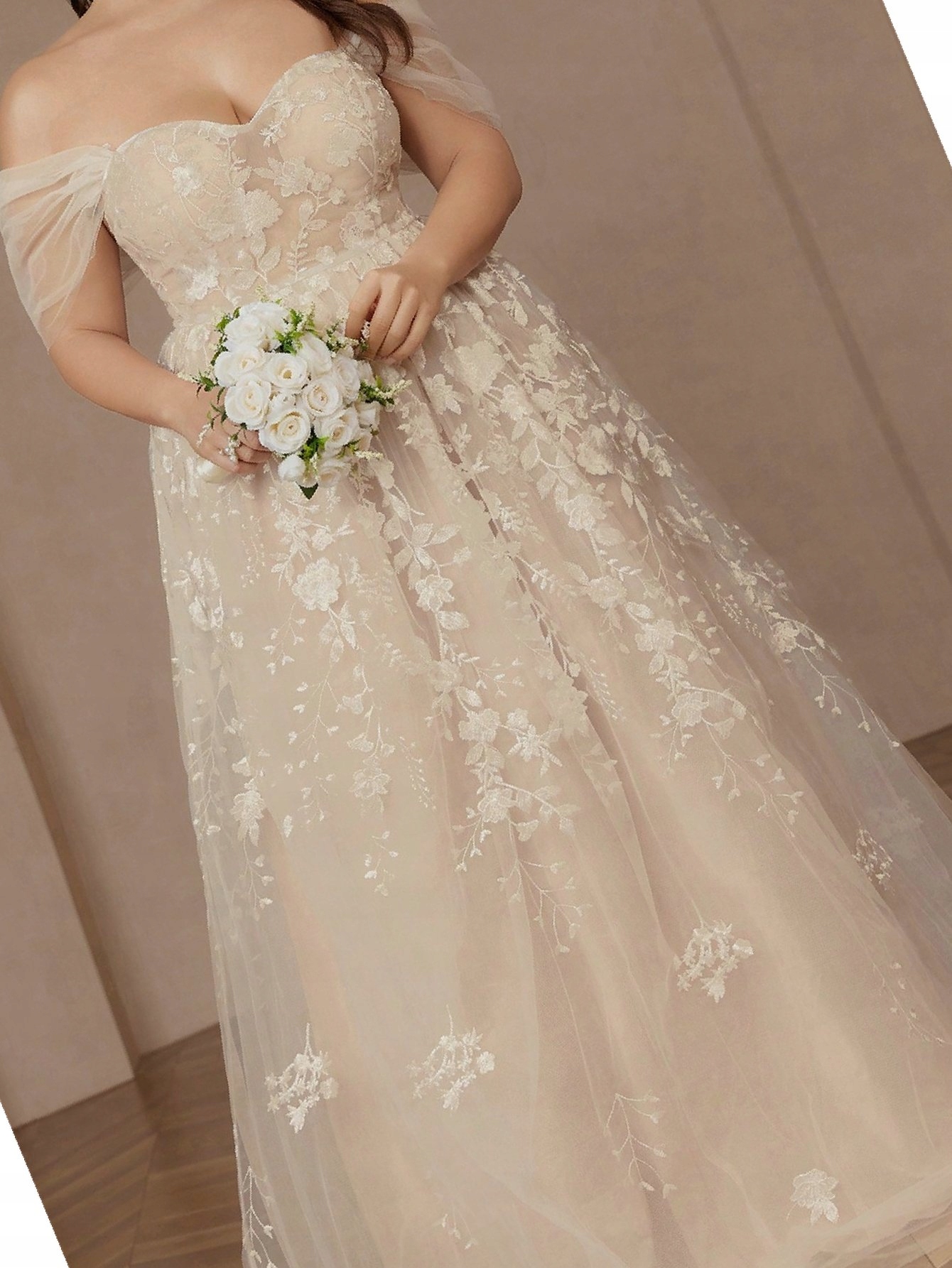 Sukně s krytými rameny Béžová A-line Svatební vyšívaná XXL