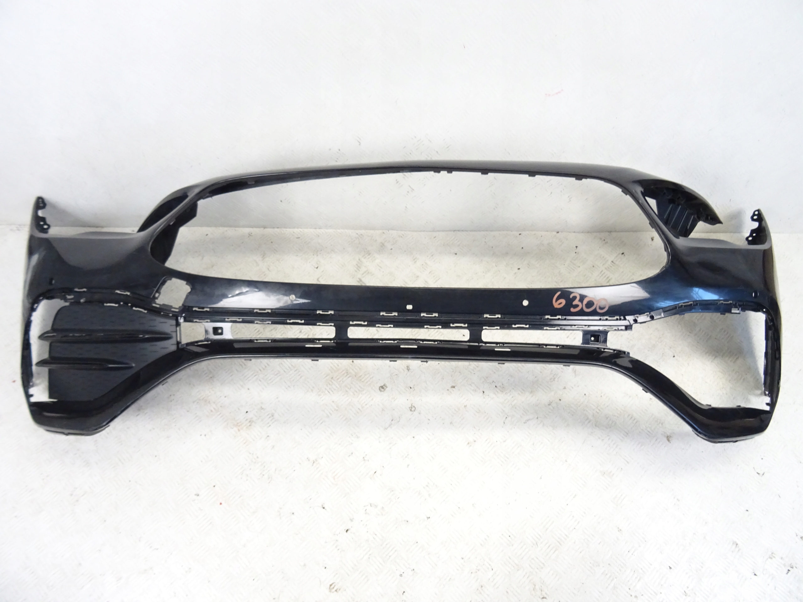 MERCEDES GLA 247 AMG bumper front front