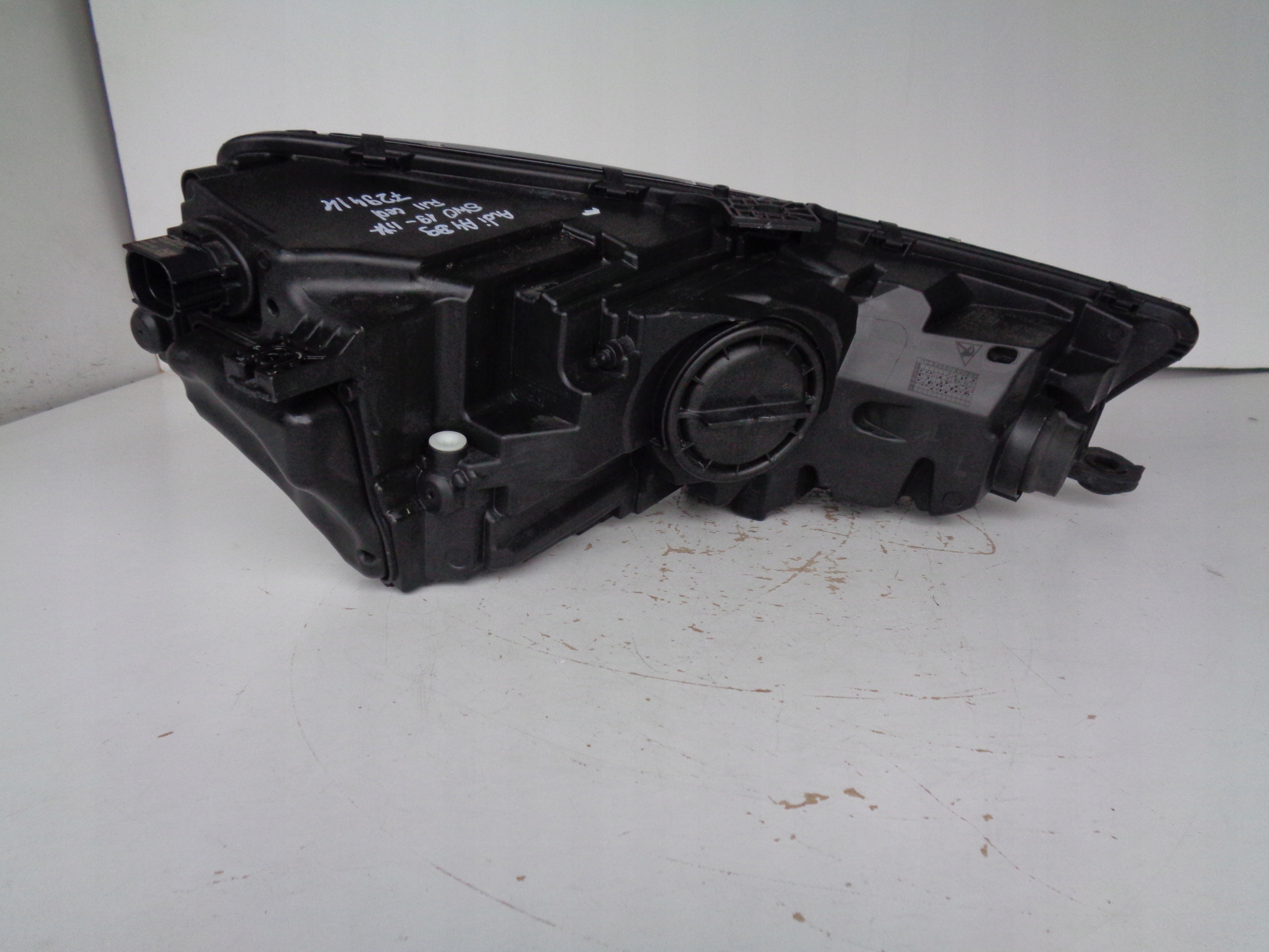 light left REFLEKTOR AUDI A4 B9 8W 8W0 19- LIFT FULL LED