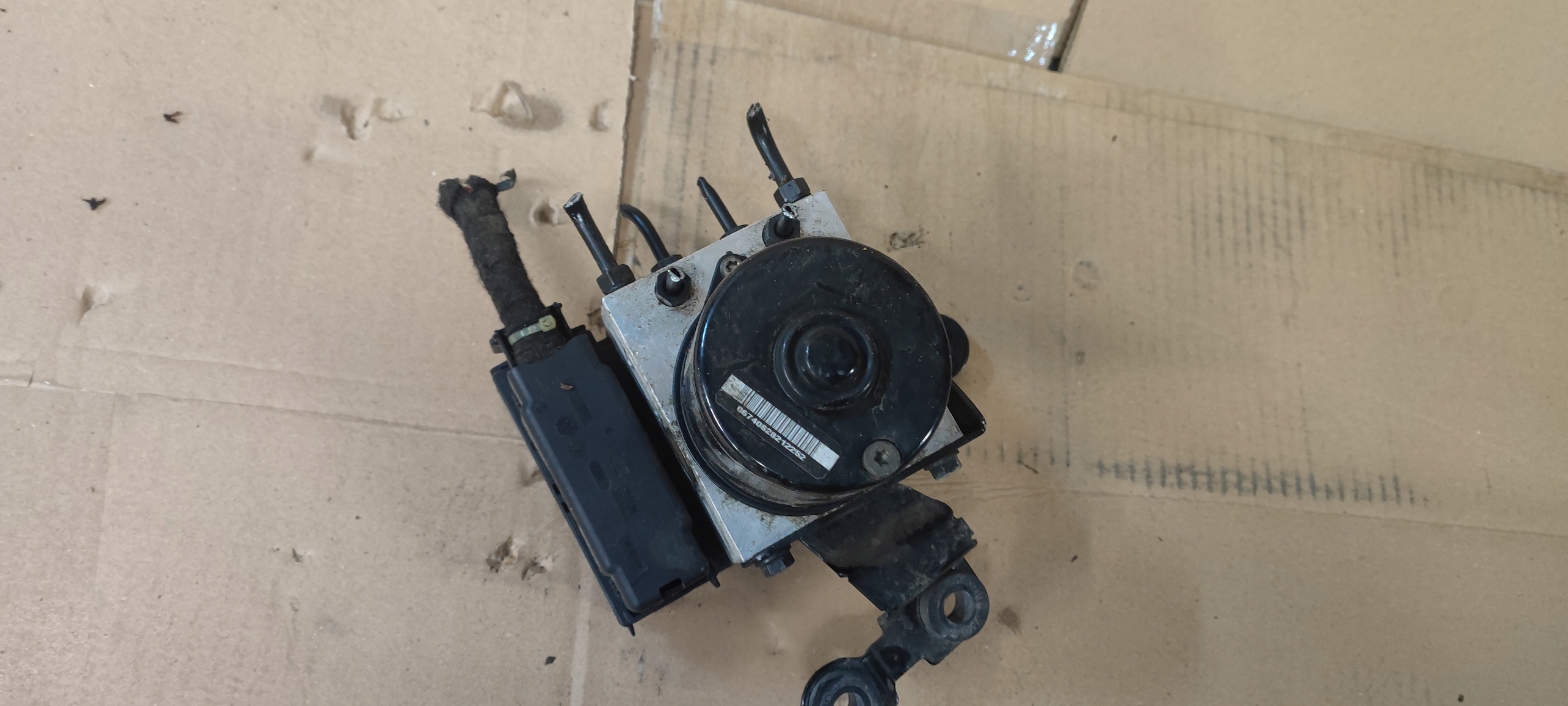 GOLF IV 4 BORA BEETLE brake booster ABS control unit 1C0907379L 1J0614517G