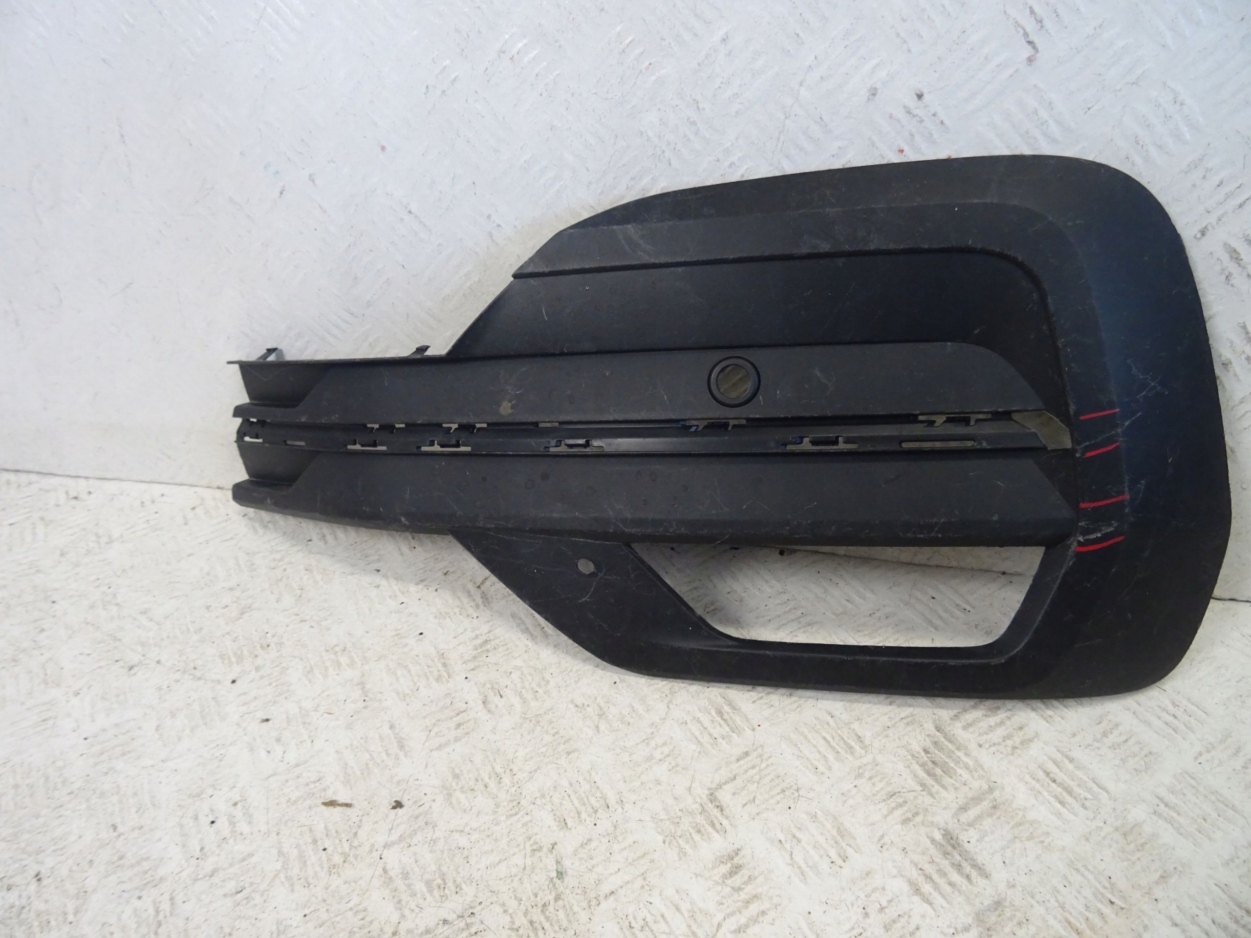 grid of a bumper front front left VW TRANSPORTER T6 7LA807489