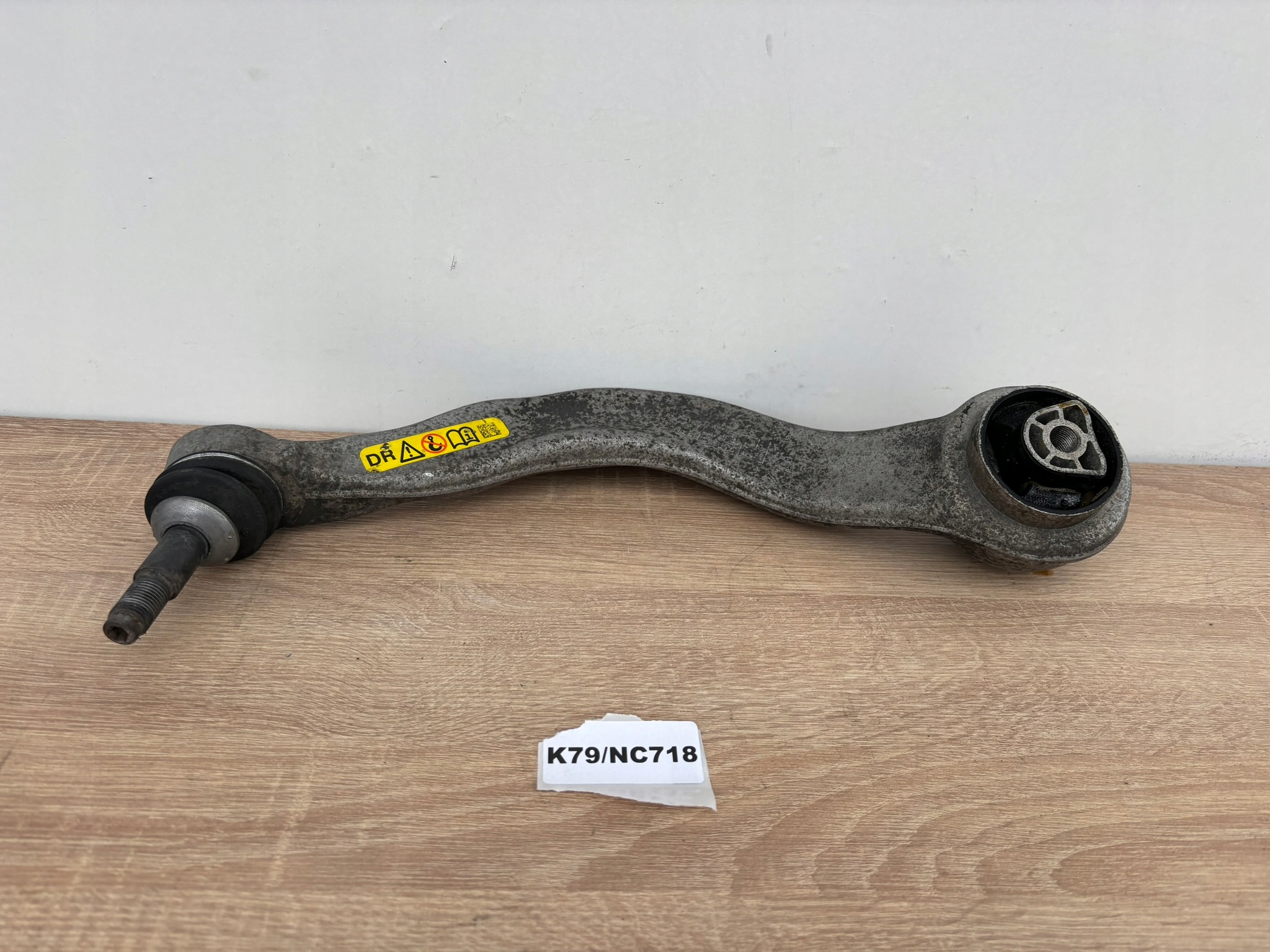 BMW 5 G30 right arm front 6082T6 K79/NC718