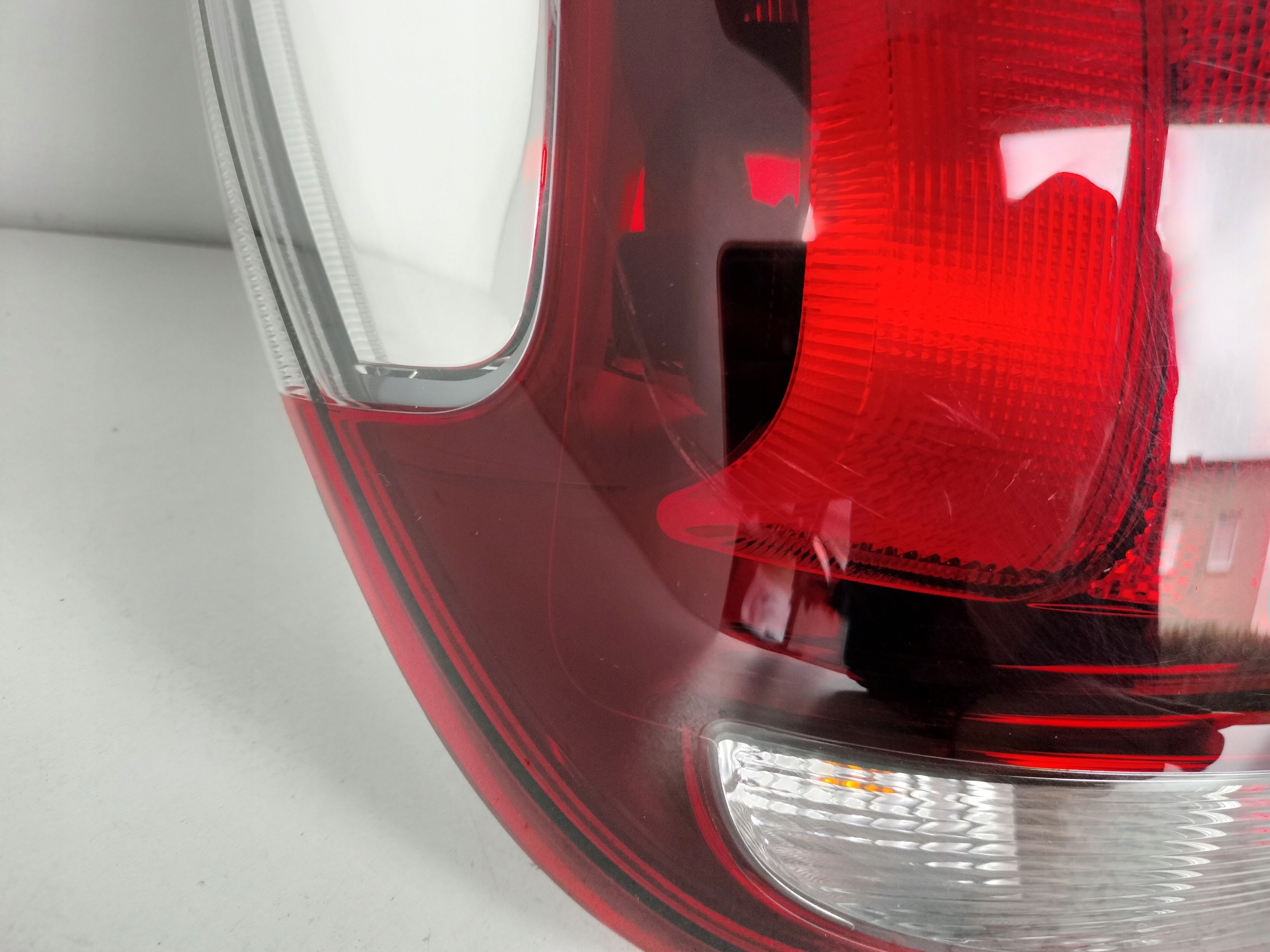 Licht links hinten PEUGEOT 108 14