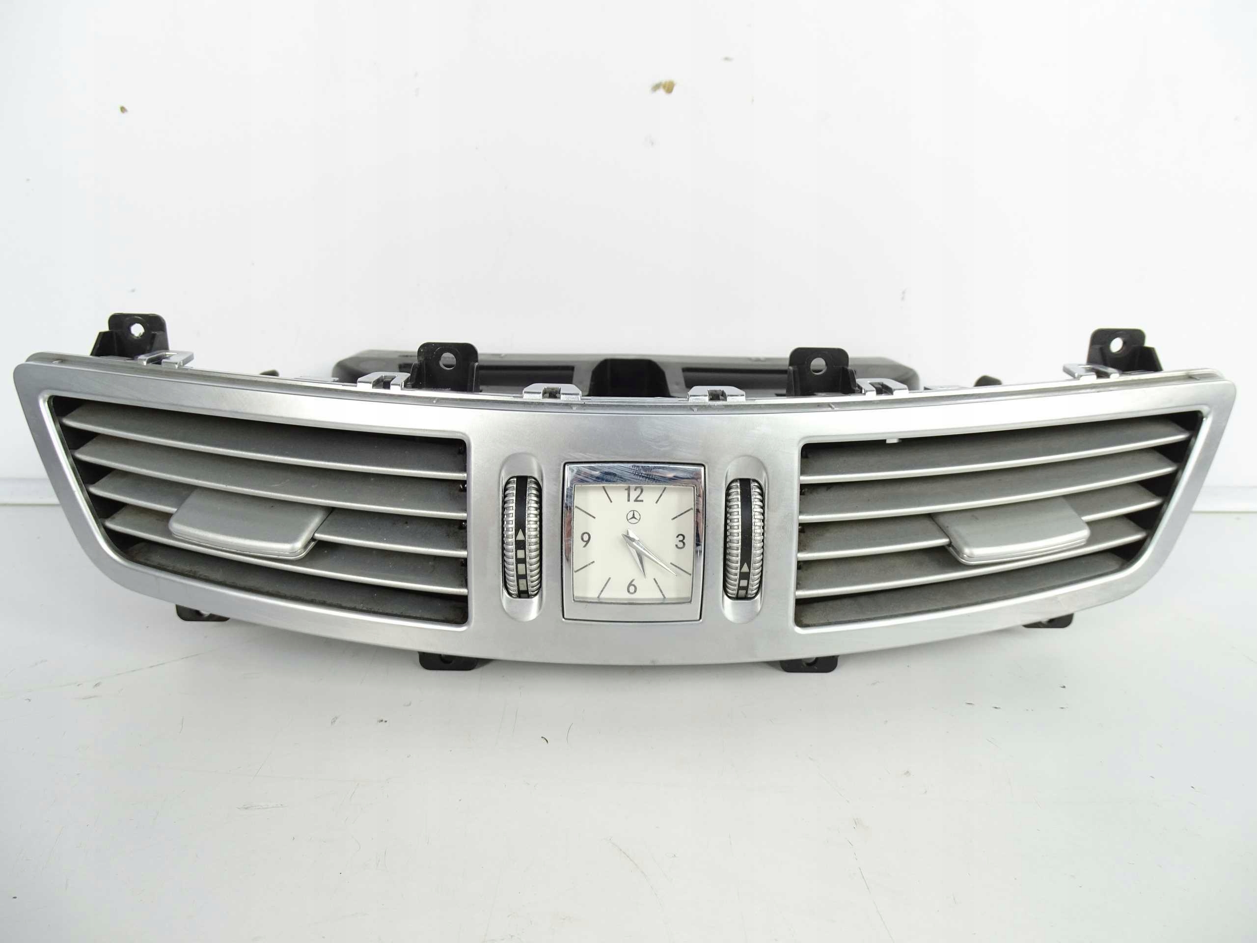 A2218300954 - Mercedes S Class W221 центральная вентиляционная решетка