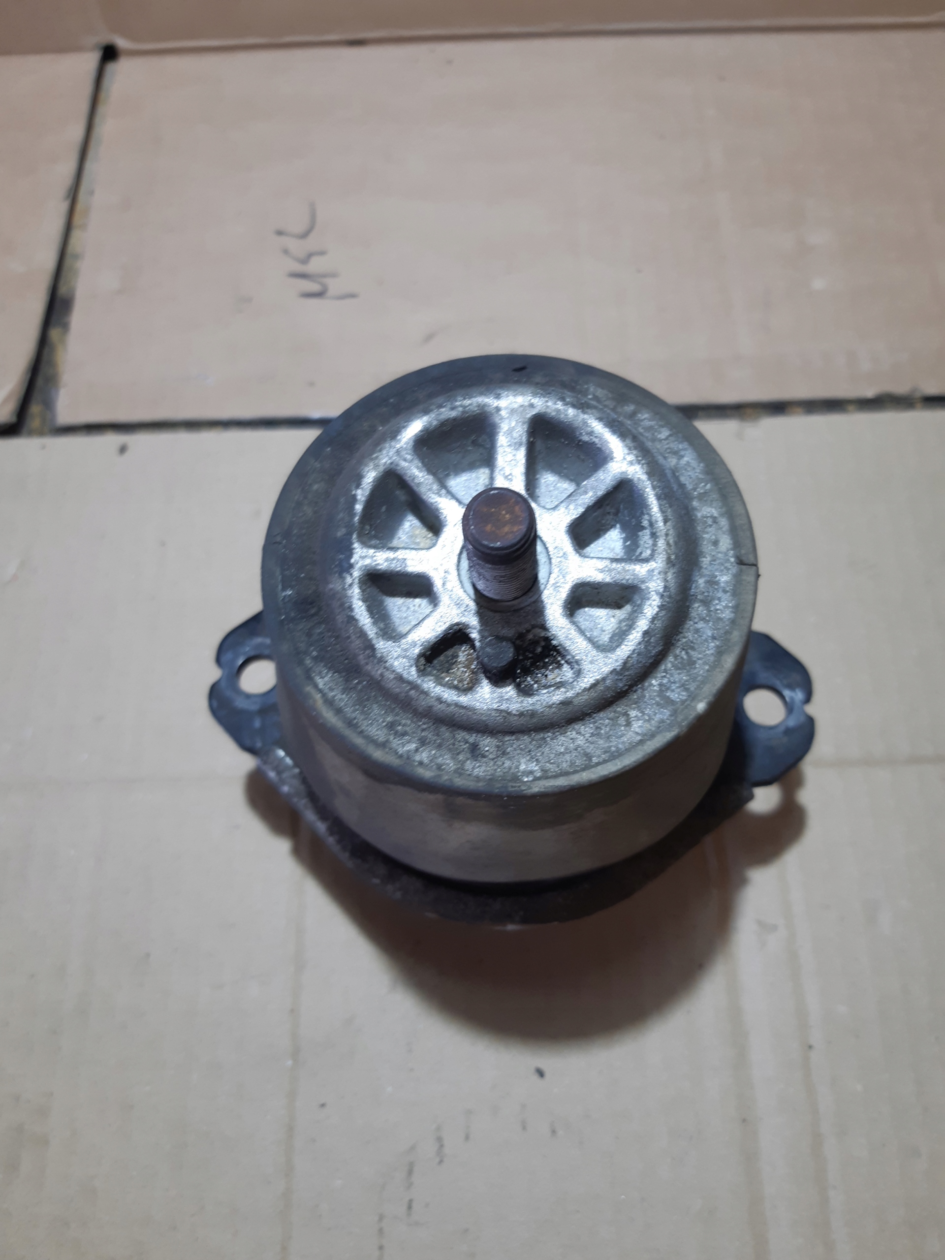 AUDI Q7 4L 4.2 TDI Motorlager 7L8199131B