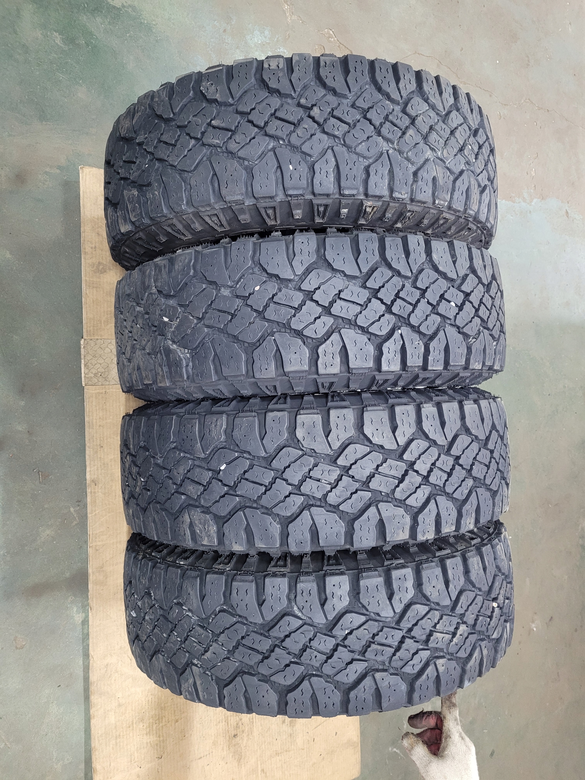 opony GOODYEAR WRANGLER DURATRAC 235/75 R15