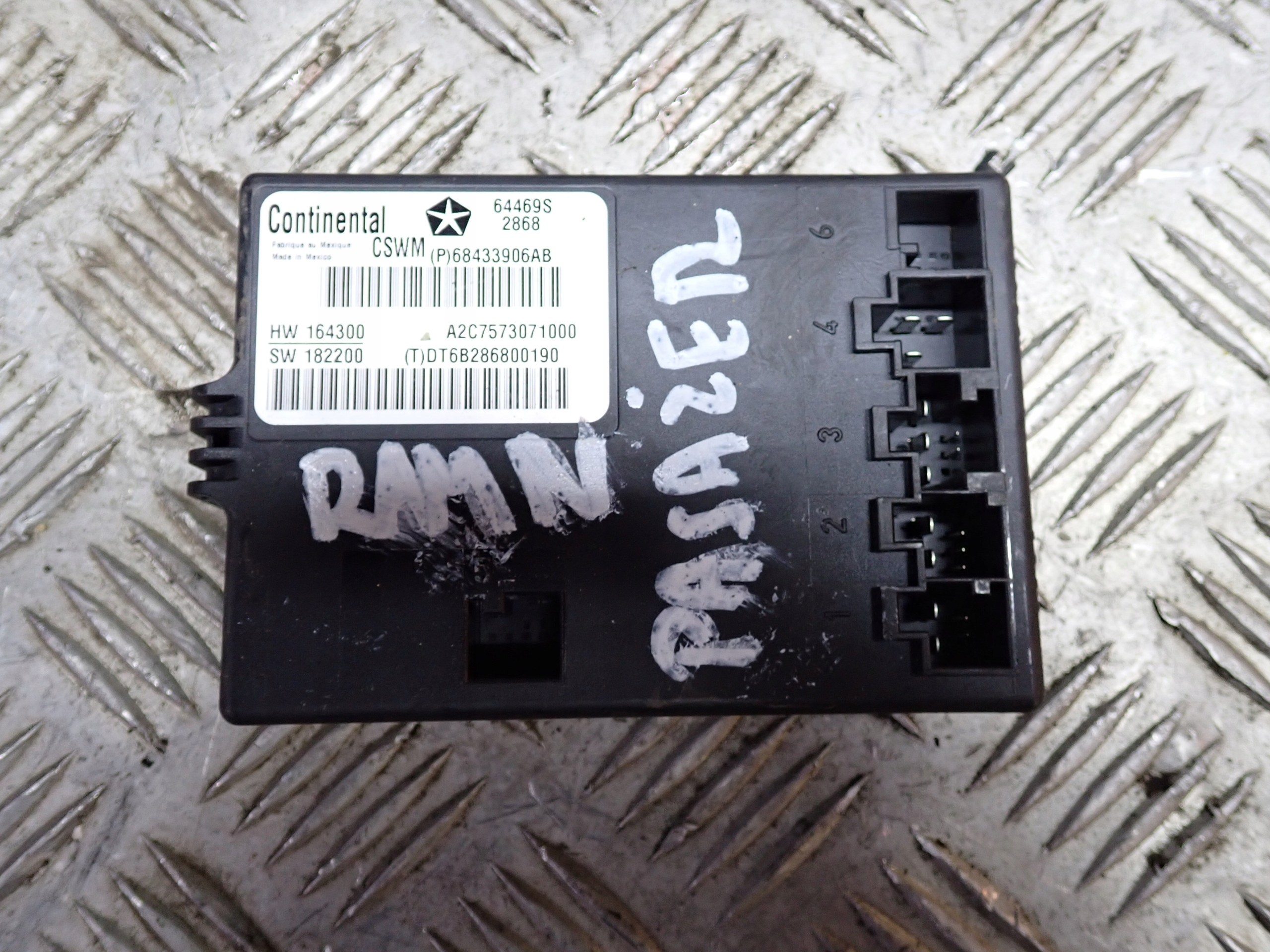 68290172AE 68433906AB - Модуль драйвера обогрева сиденья Dodge RAM 2019-