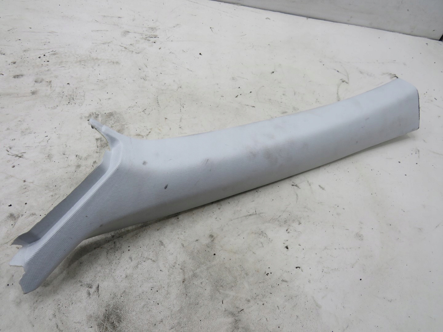 OSŁONA SŁUPKA LEWY PRZÓD PEUGEOT 308 T9