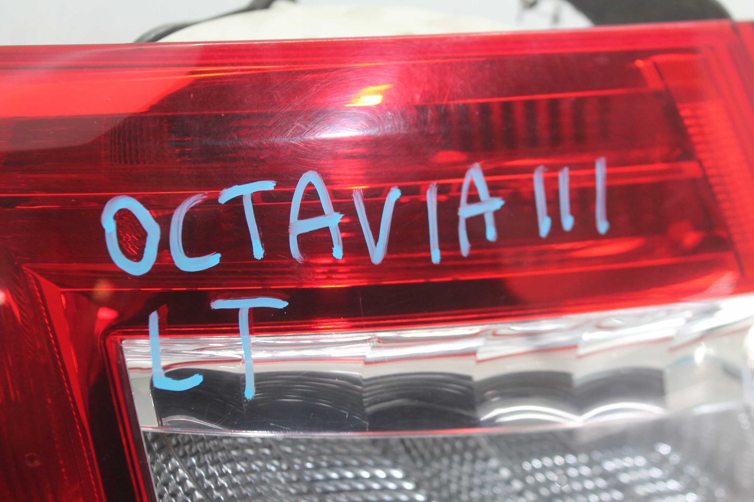 light left rear part left rear 5E5945095 OCTAVIA III HB HATCHBACK 12-18