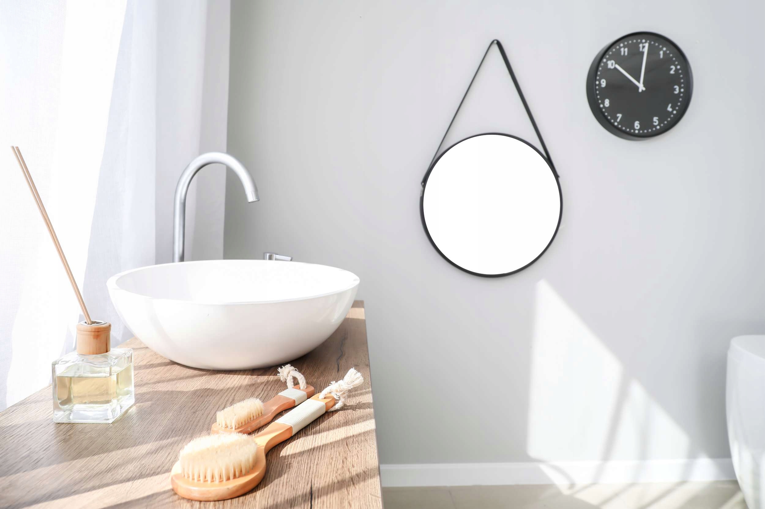 LUSTRO WISZĄCE NA PASKU CZARNE OKRĄGŁE LOFT NOWOCZESNE ŚCIENNE LOFTOWE 50cm Materiał ramy metal