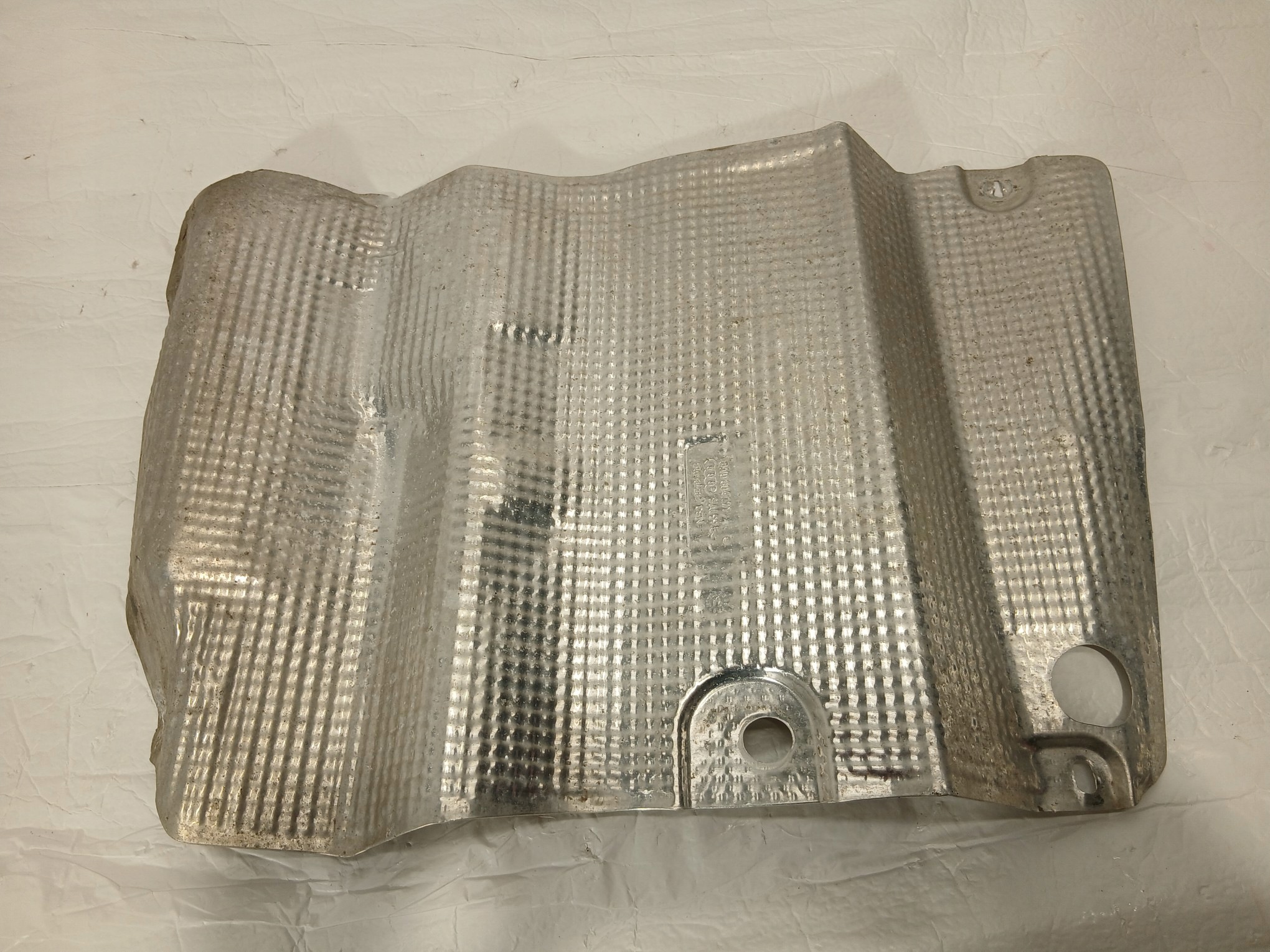 AUDI A4 B9 LIFT blende abdeckung hitzeschutz schalldämpfer 8W0804171