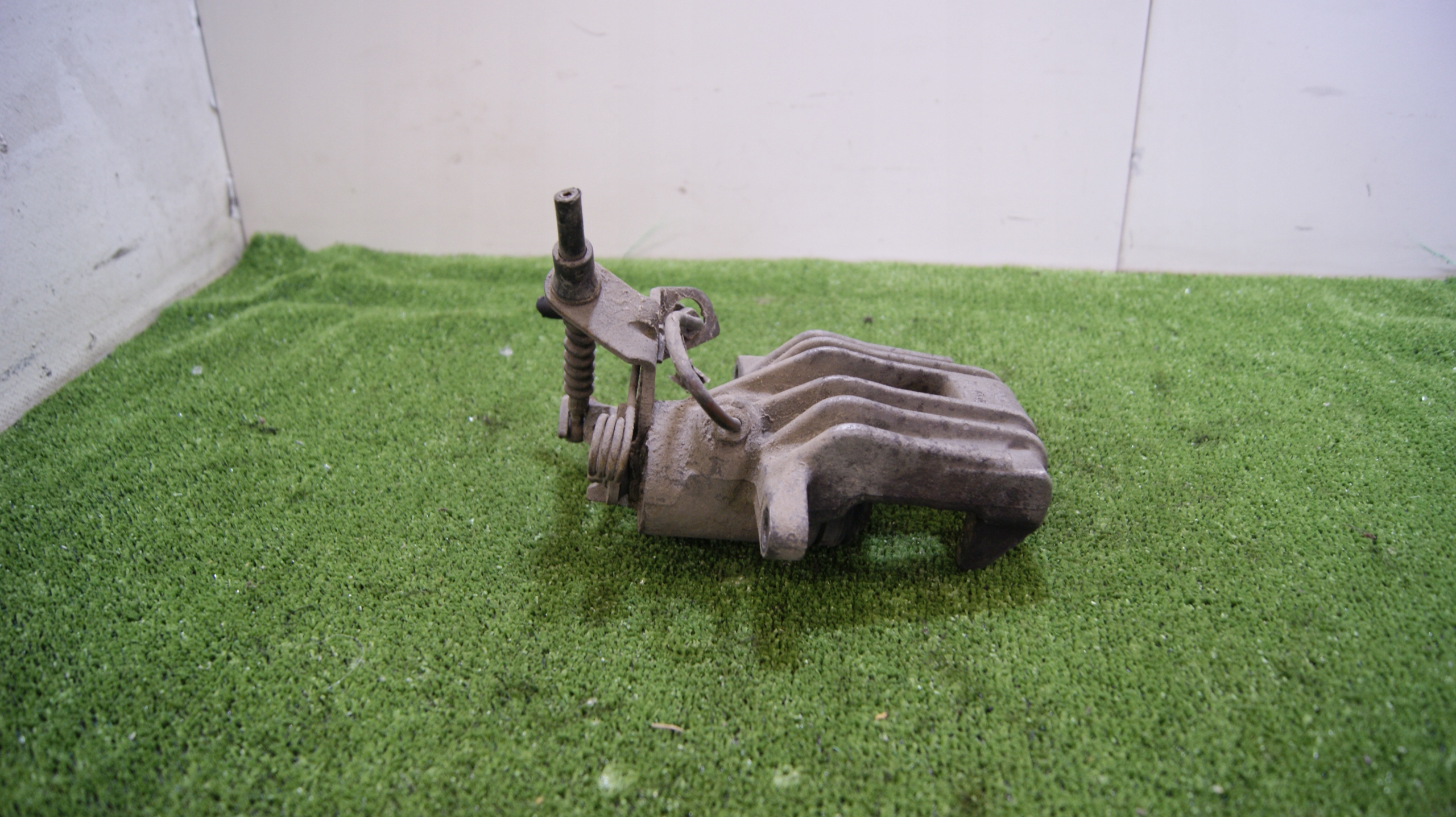 caliper brake left rear part rear VOLKSWAGEN GOLF 5