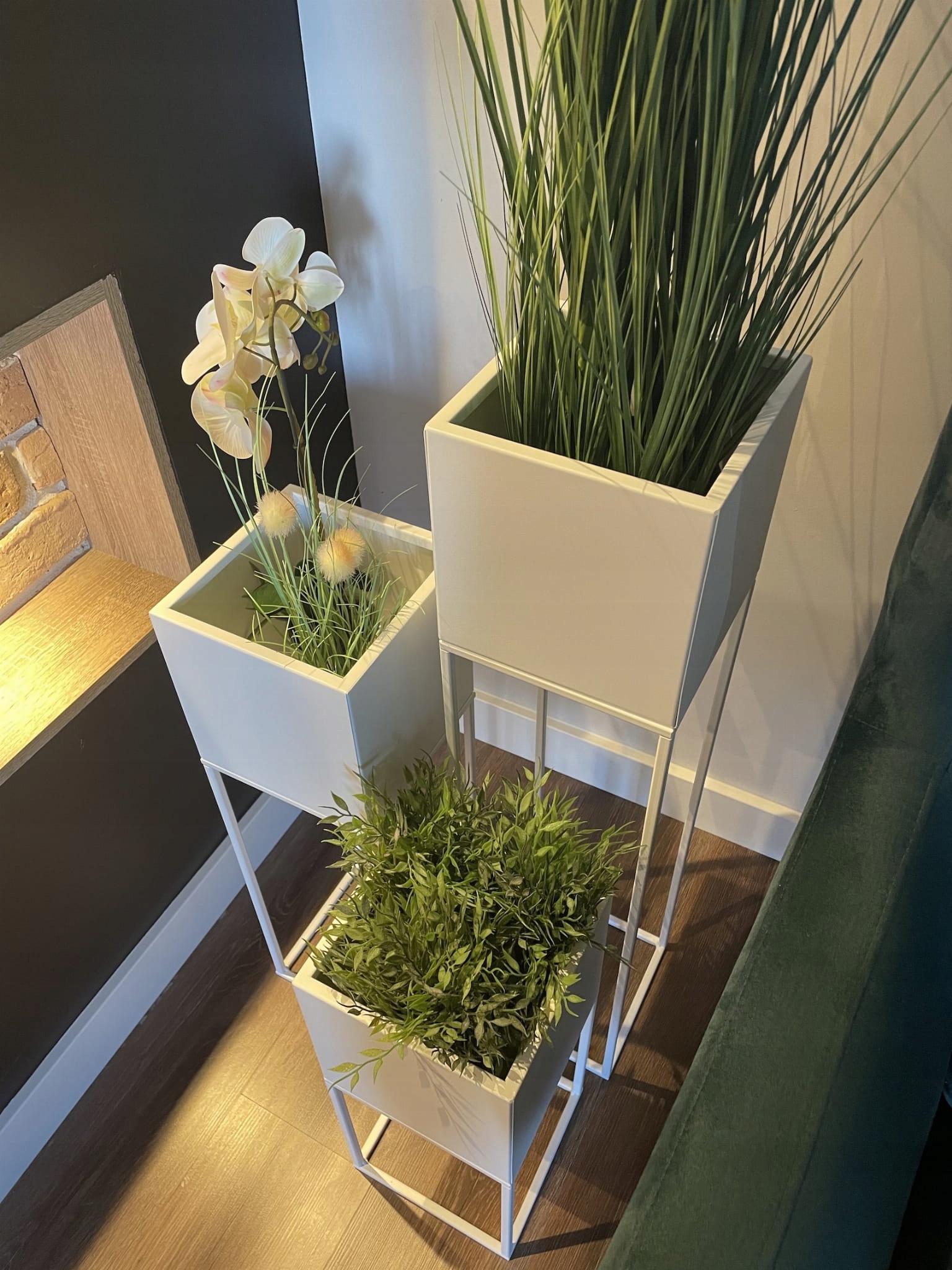 Osłonka Kwietnik Metalowy Stojak Loft Srebrny Materiał metal