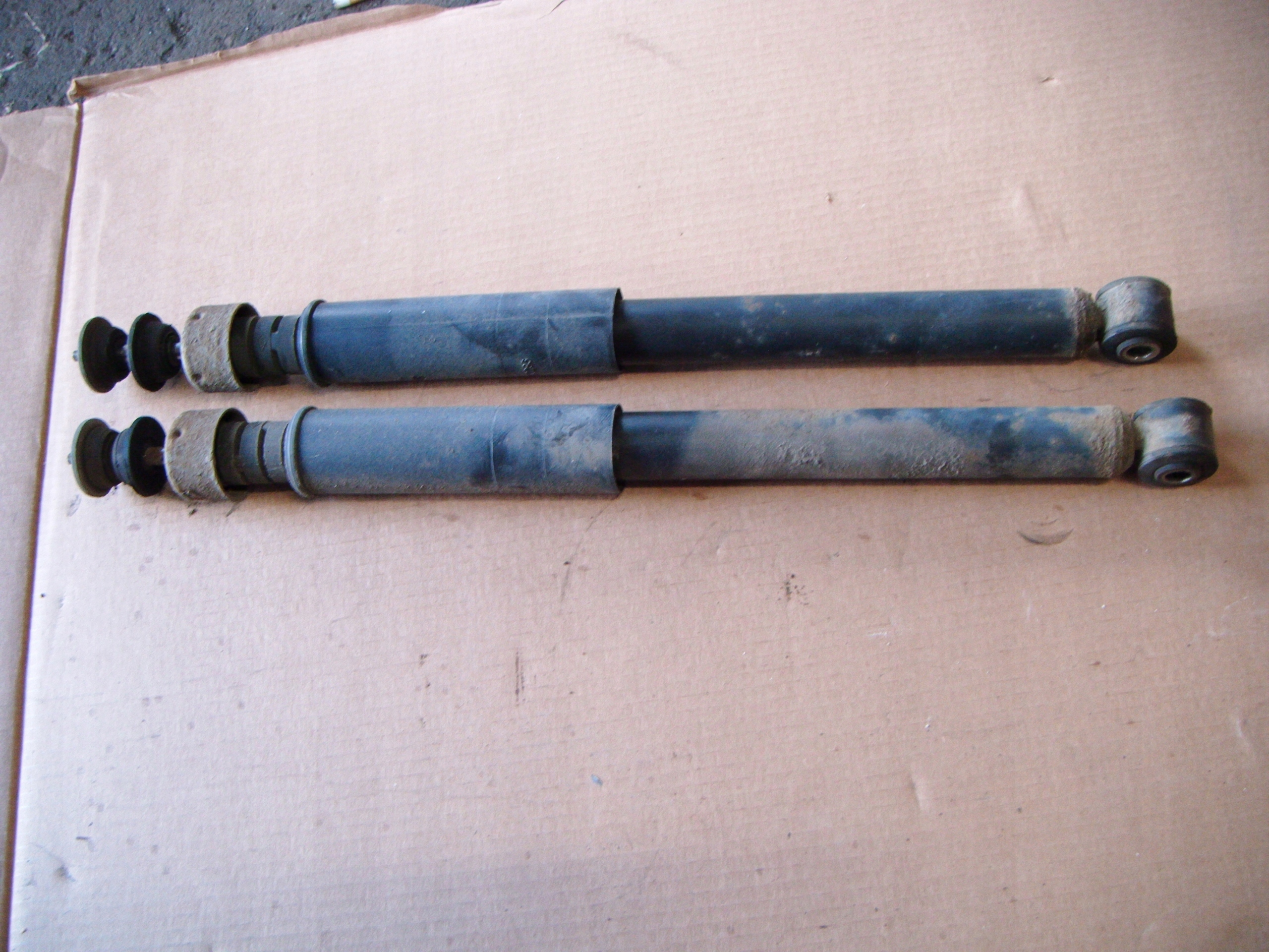 MICRA K12 03-10 AMORTYZATORY TYŁ KOMPLET