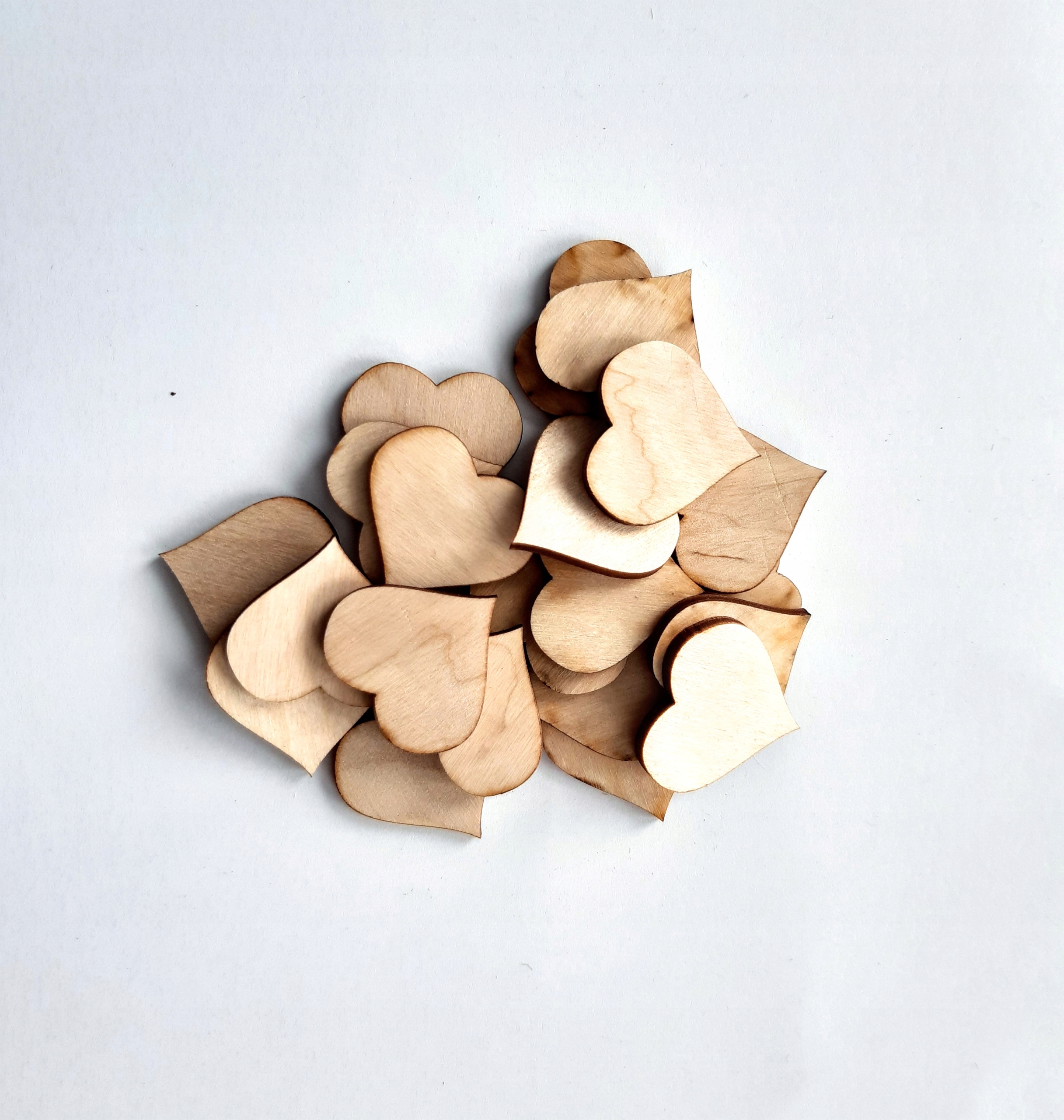Serca Drewniane 50 szt 3 CM confetti