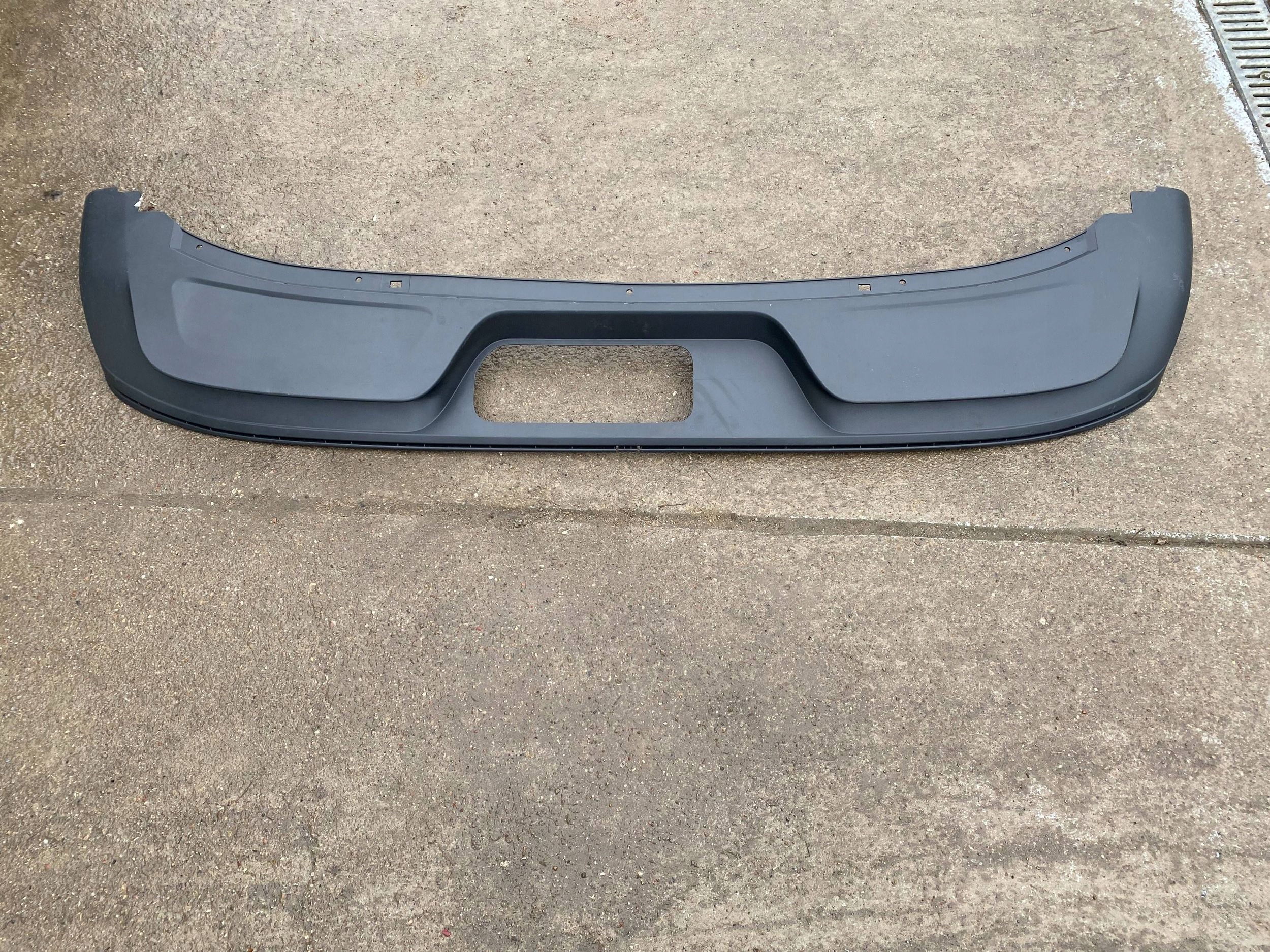 VW ID BUZZ modanatura diffusore spoiler Paraurti posteriore posteriore 1T3807568