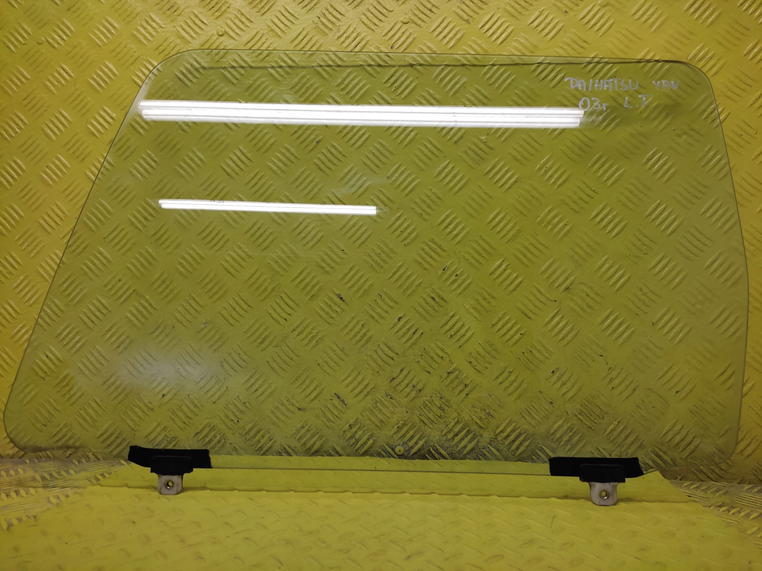 DAIHATSU YRV window door left rear part