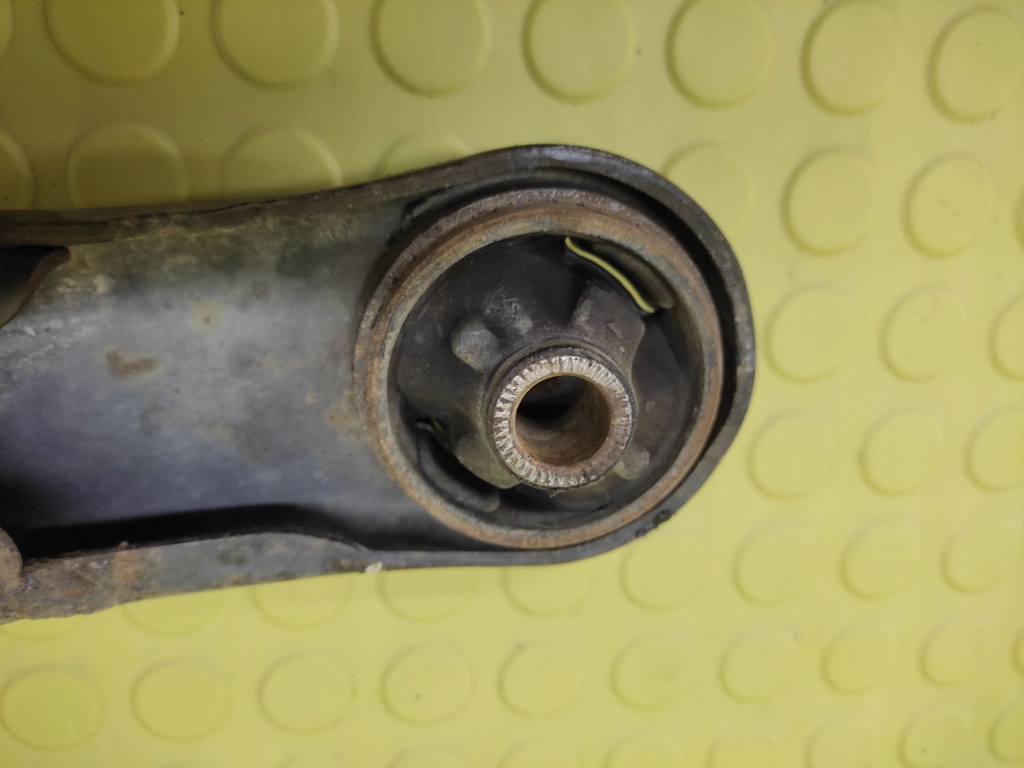 TOYOTA CELICA VII 1.8 arm right front