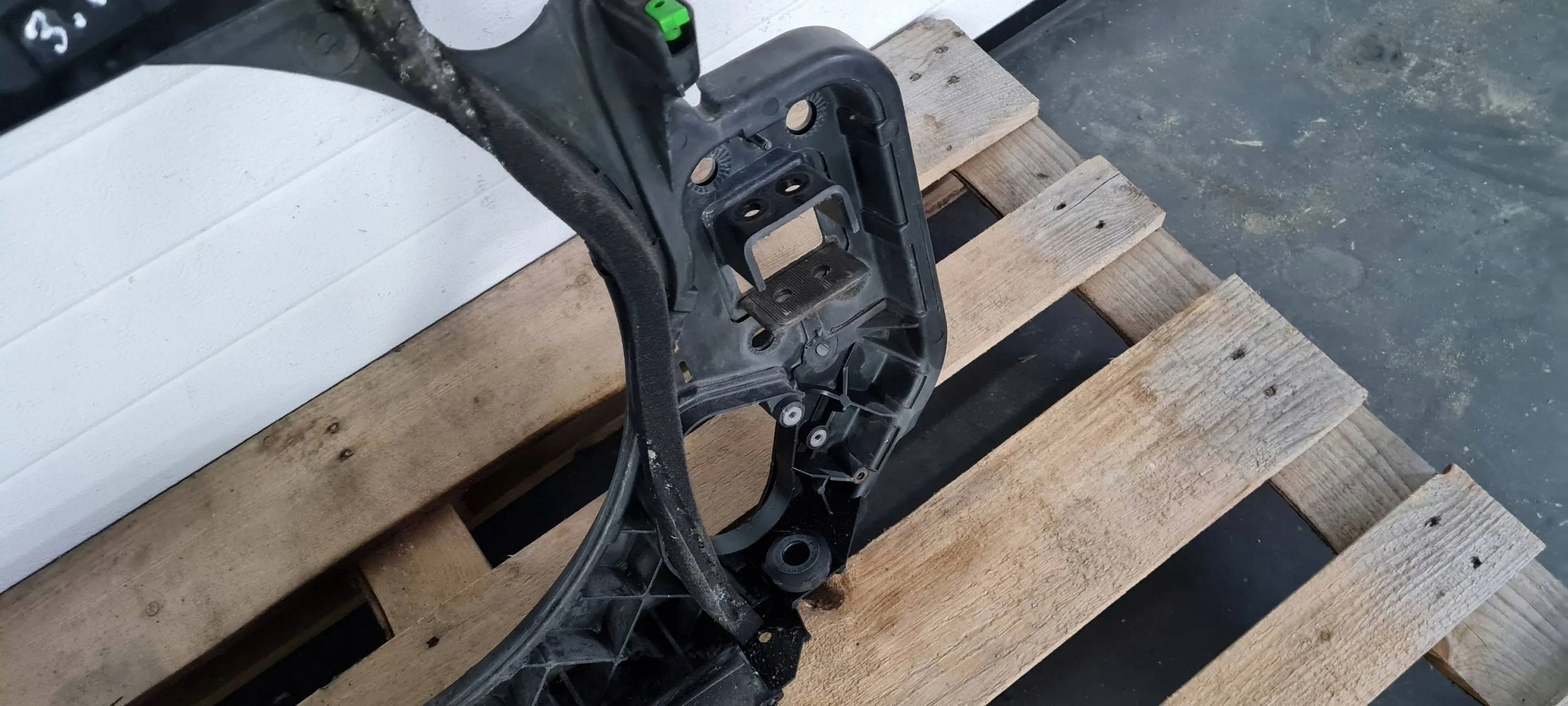 A6 C6 LIFT support panel for radiators pillar iron 4F0805594G