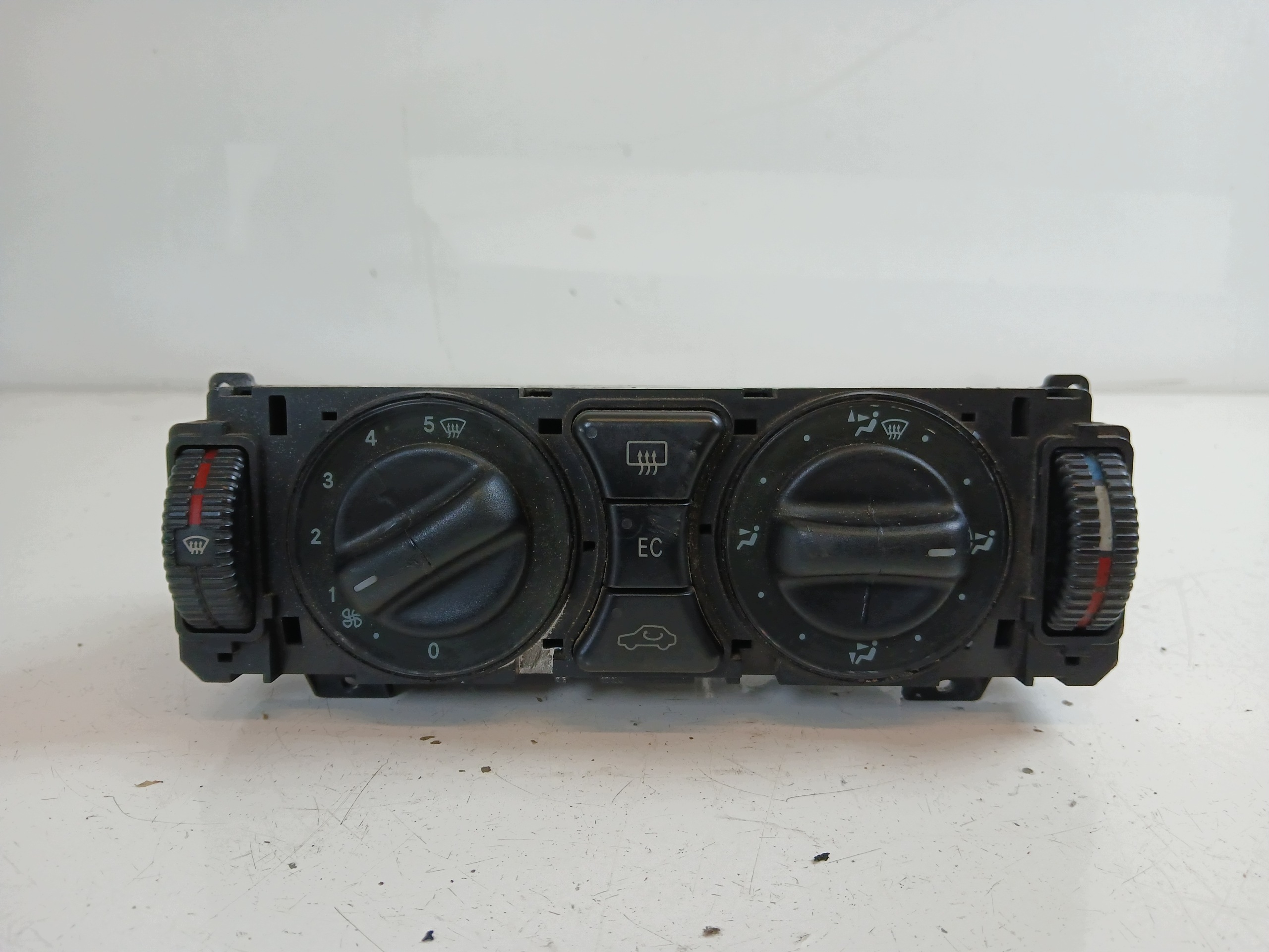 MERCEDES W210 Unite commande clima Bouches buses 2108302085