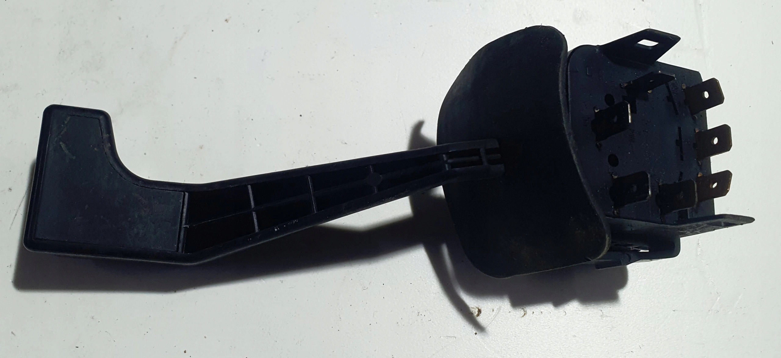 OPEL KADETT E 89-93 Bouton Indicateurs de direction MANETKA OE 90221174