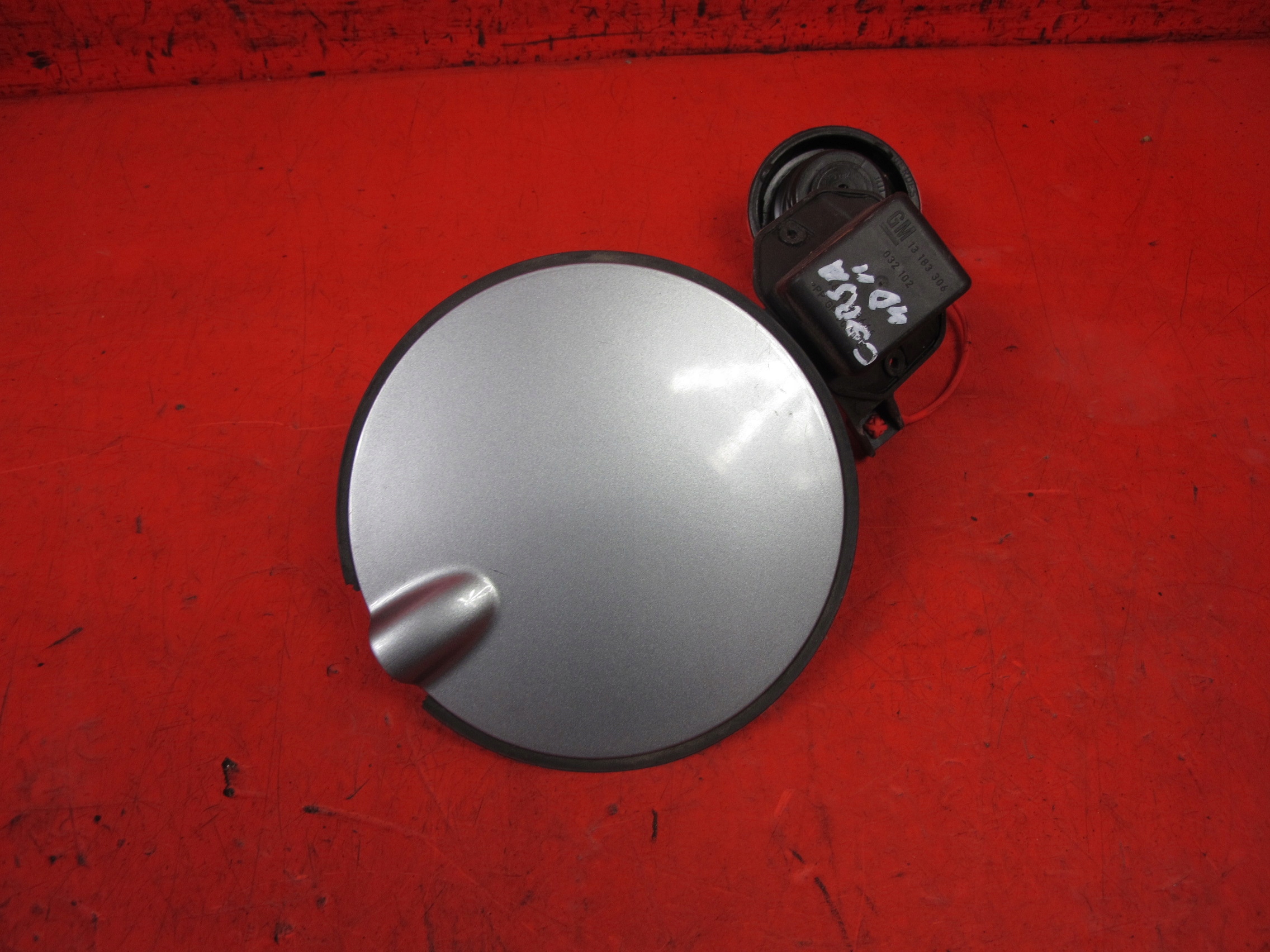 Corsa D лифт крышка топливного бака Z179 13183307