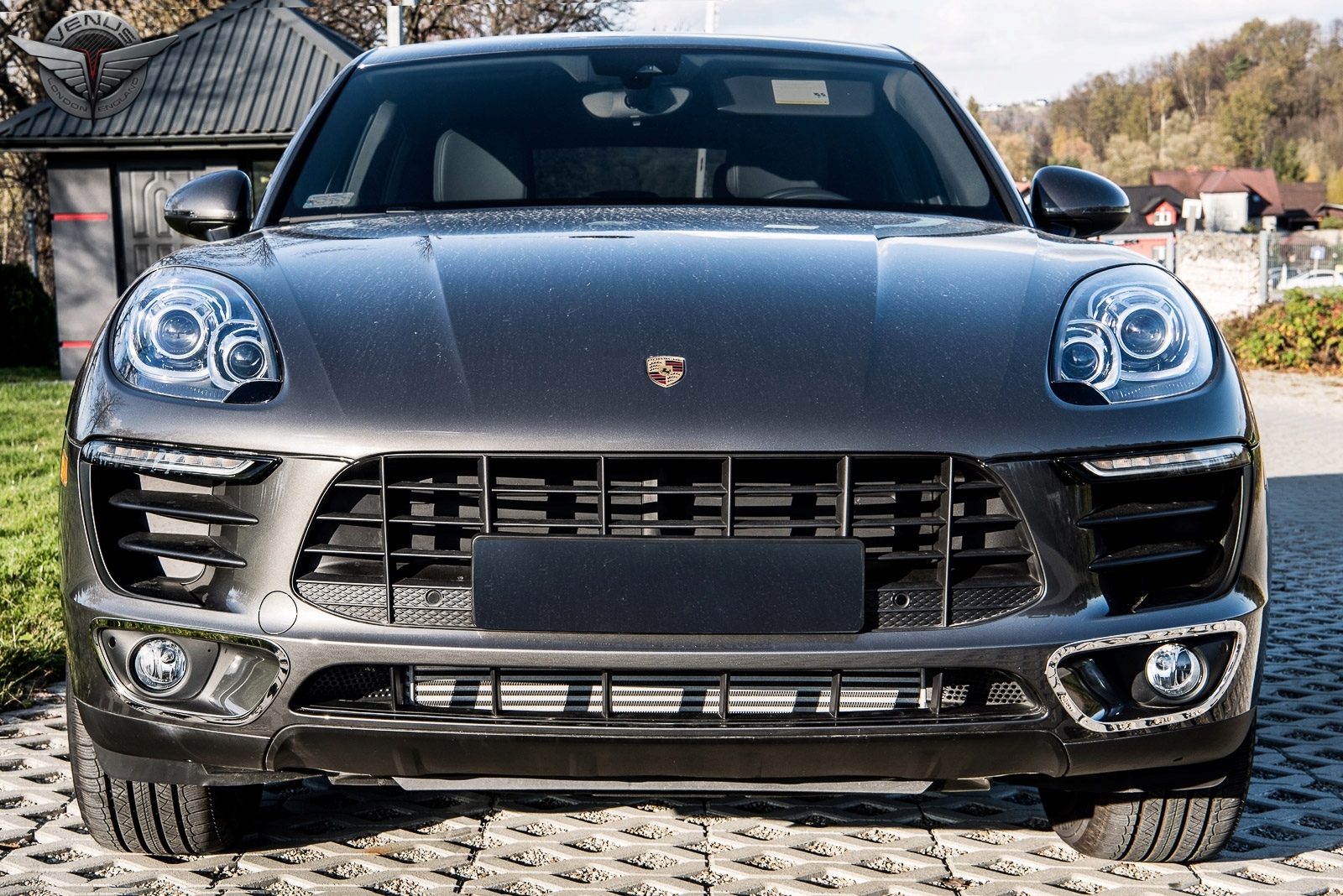 OZDOBNE LISTWY HALOGENOW PRZEDNICH PORSCHE MACAN Producent Venus LTD