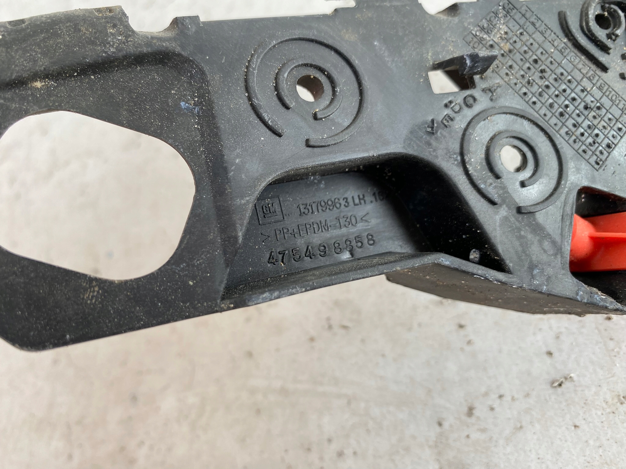 OPEL CORSA D 06-14 support holder of a bumper front left 13179963